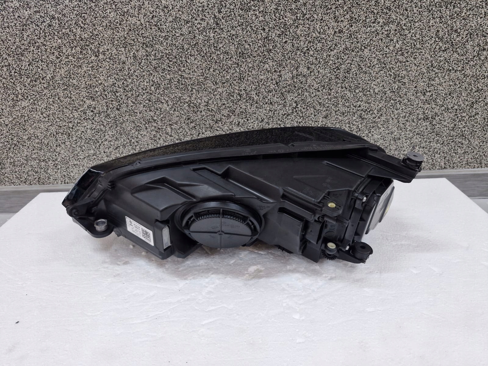 light right VW Golf VII Bi Xenon 2015