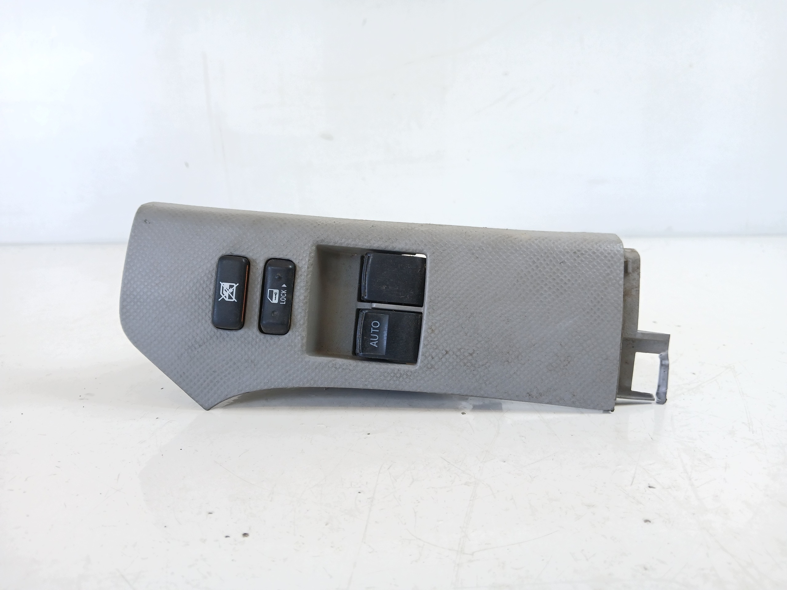 TOYOTA YARIS II PANEL okna levý předek