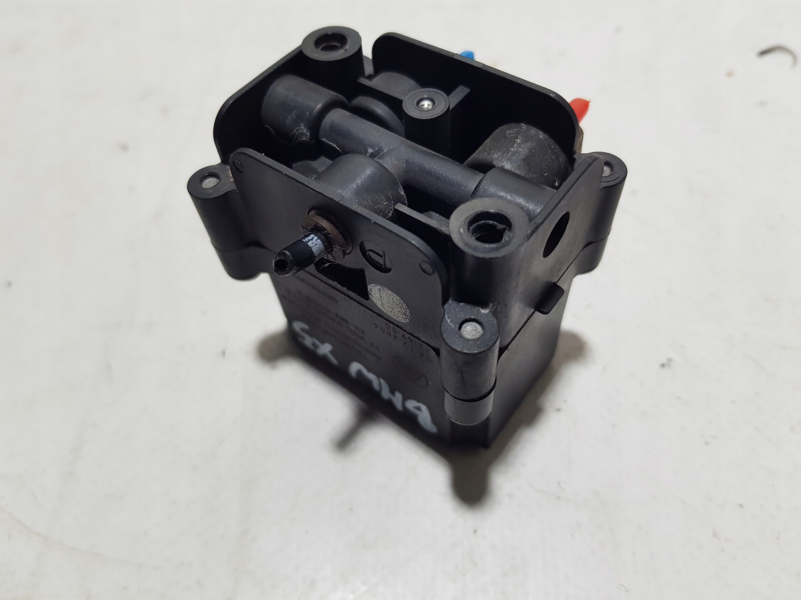 ROZDZIELACZ springing PNEUMATYCZNEGO BMW X5 E70 X6 E71 EB-MV-0586-A