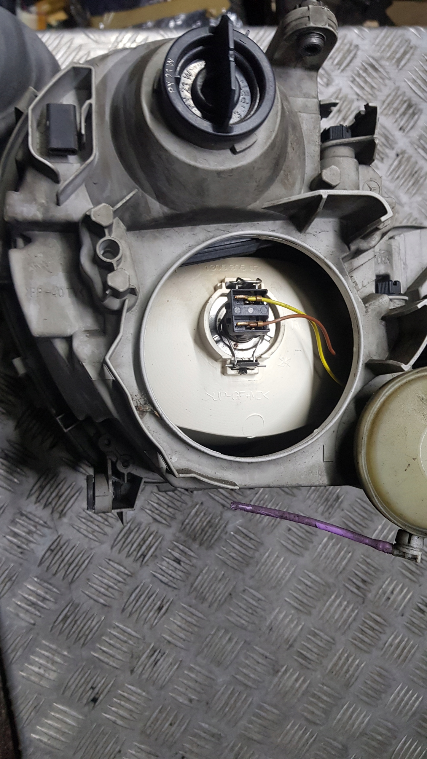 MERCEDES W203 light left front front