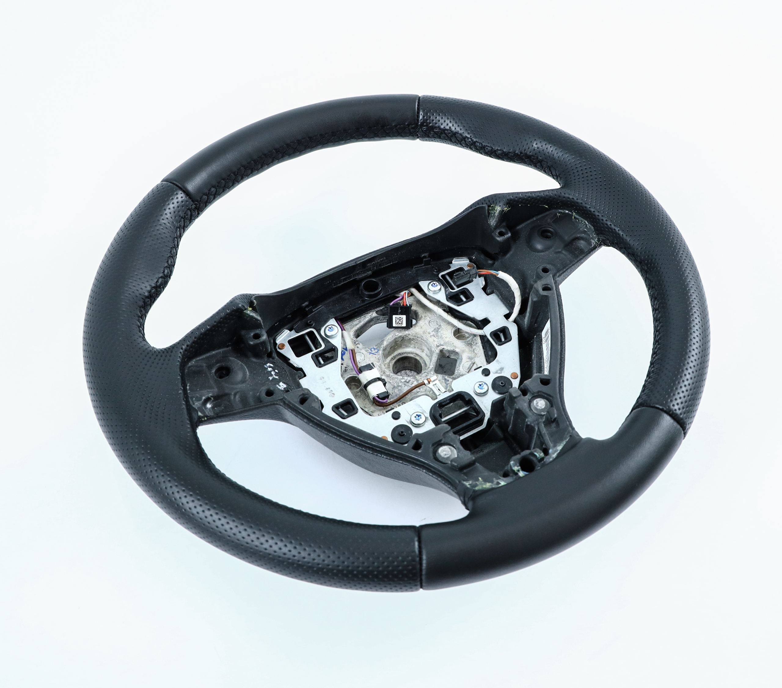 177700102 - Руль для BMW 5 F10 F11 новая кожа PFI