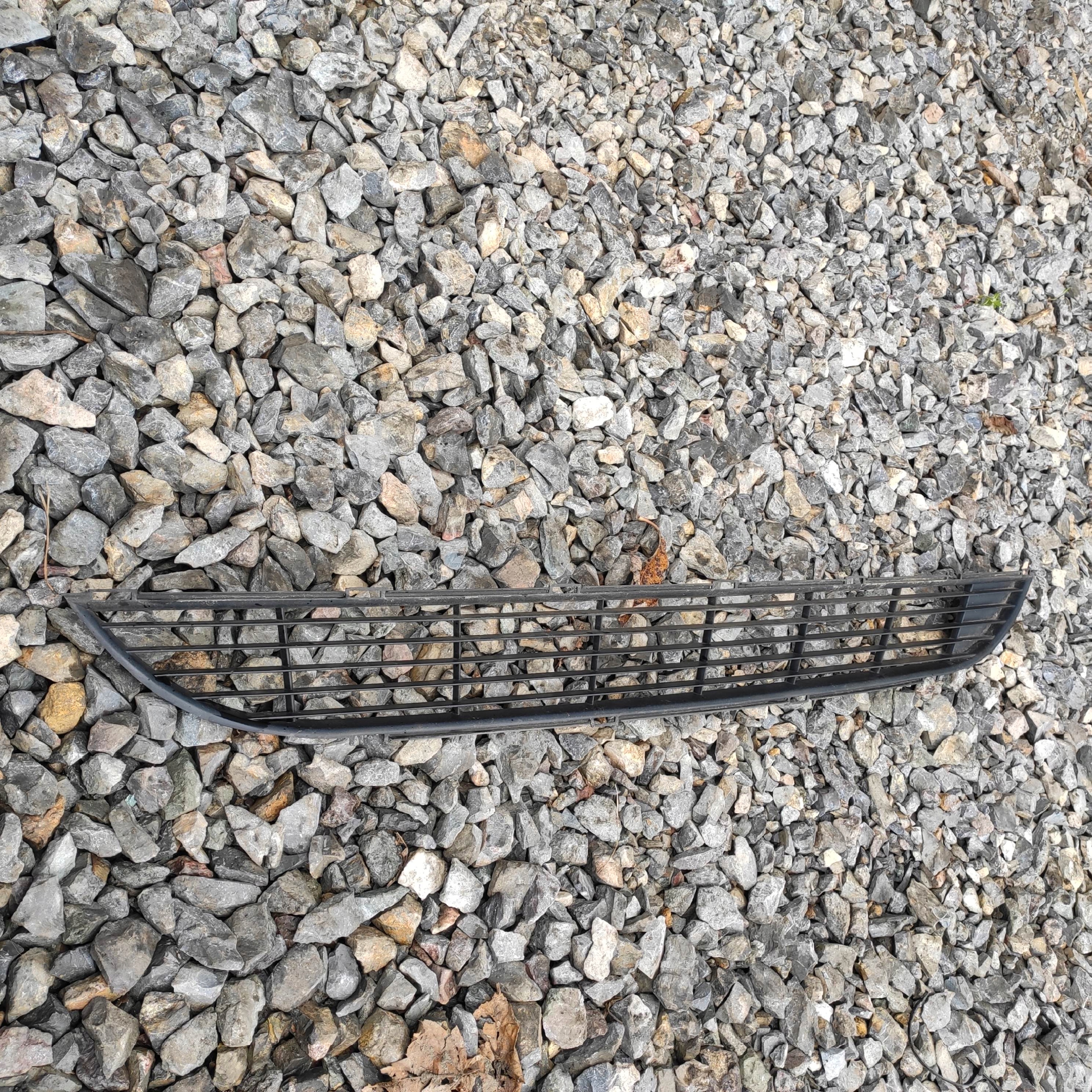 1M0853668E - РЕШЕТКА БАМПЕРА SEAT LEON TOLEDO II