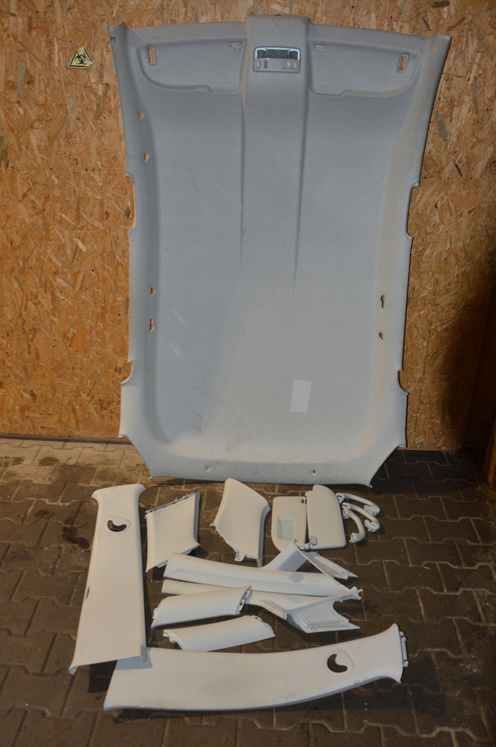 Seat Ibiza 6J Kombi Podsufitka, plastiki