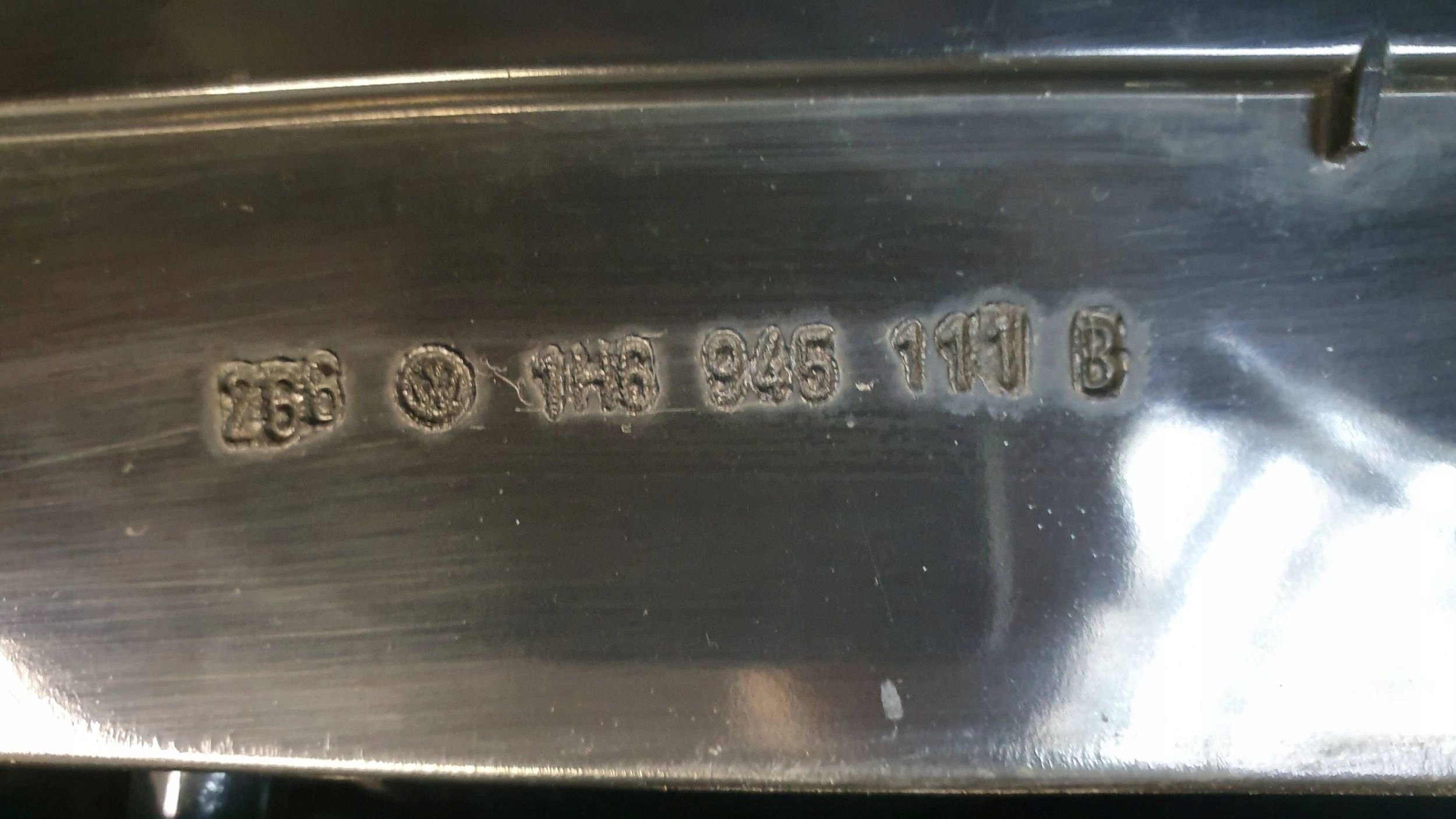 light rear part left VW GOLF III 3 1H6945111B HATCHBACK CIEMNA 91