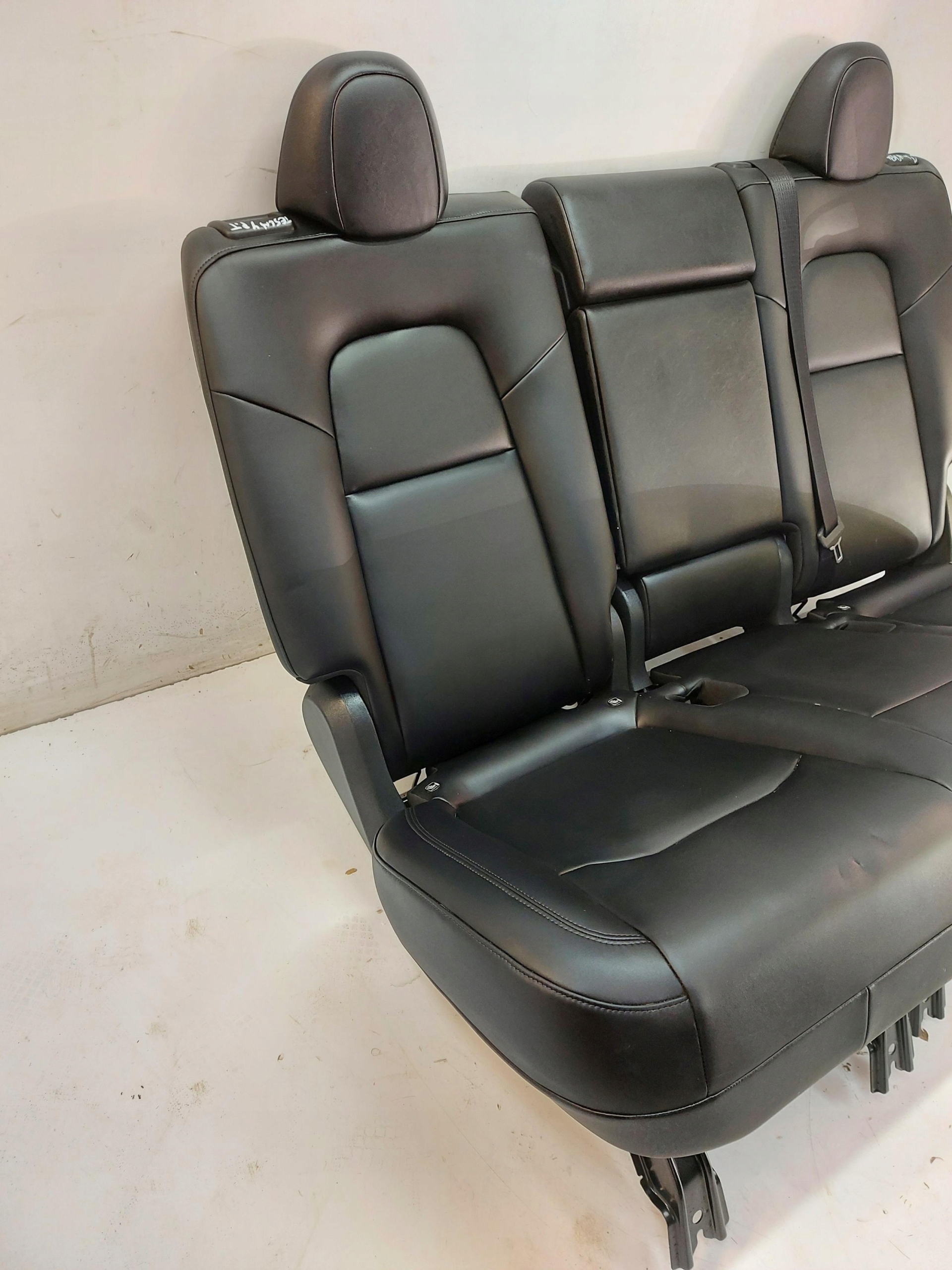TESLA MODEL Y 2024r Sitz heck Sitze hinten KOMPLET