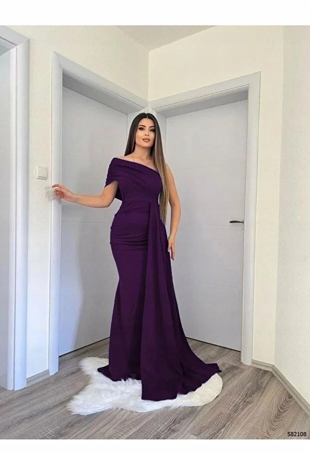 Elegantní Šaty S Volánky A Asymetrickým Výstřihem M 5IA