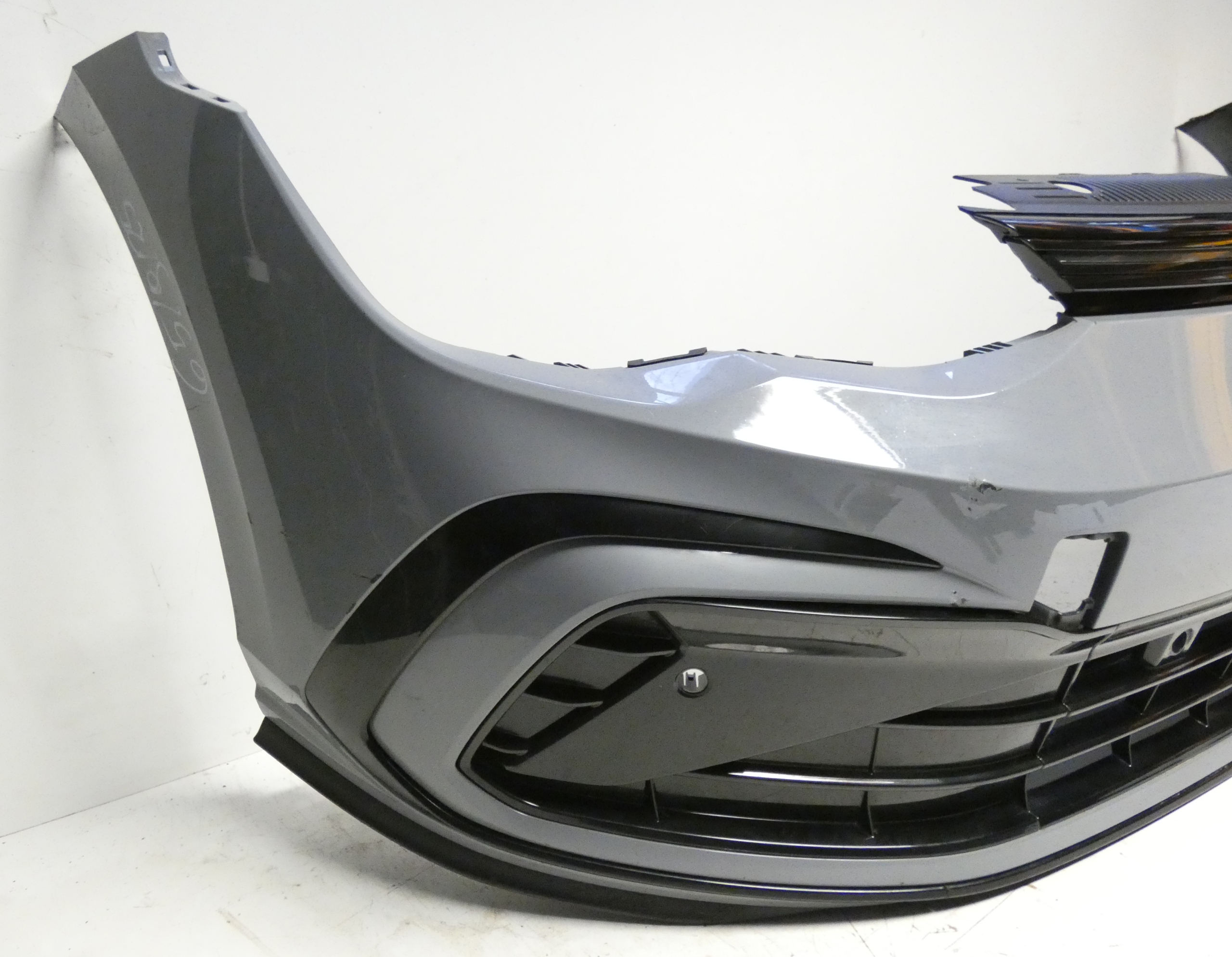 VW GOLF 8 VIII 5H0807221 R-LINE below 4 PDC bumper front front