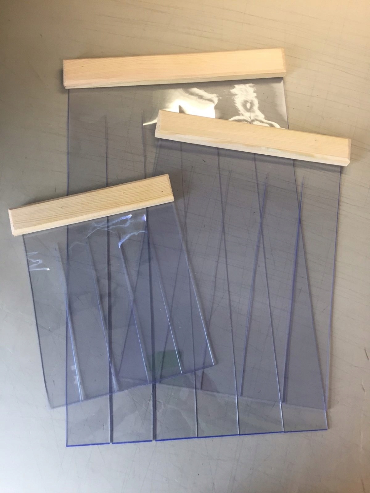 OSŁONA WIATROŁAP KURTYNA PCV DLA PSA DO BUDY 45x60