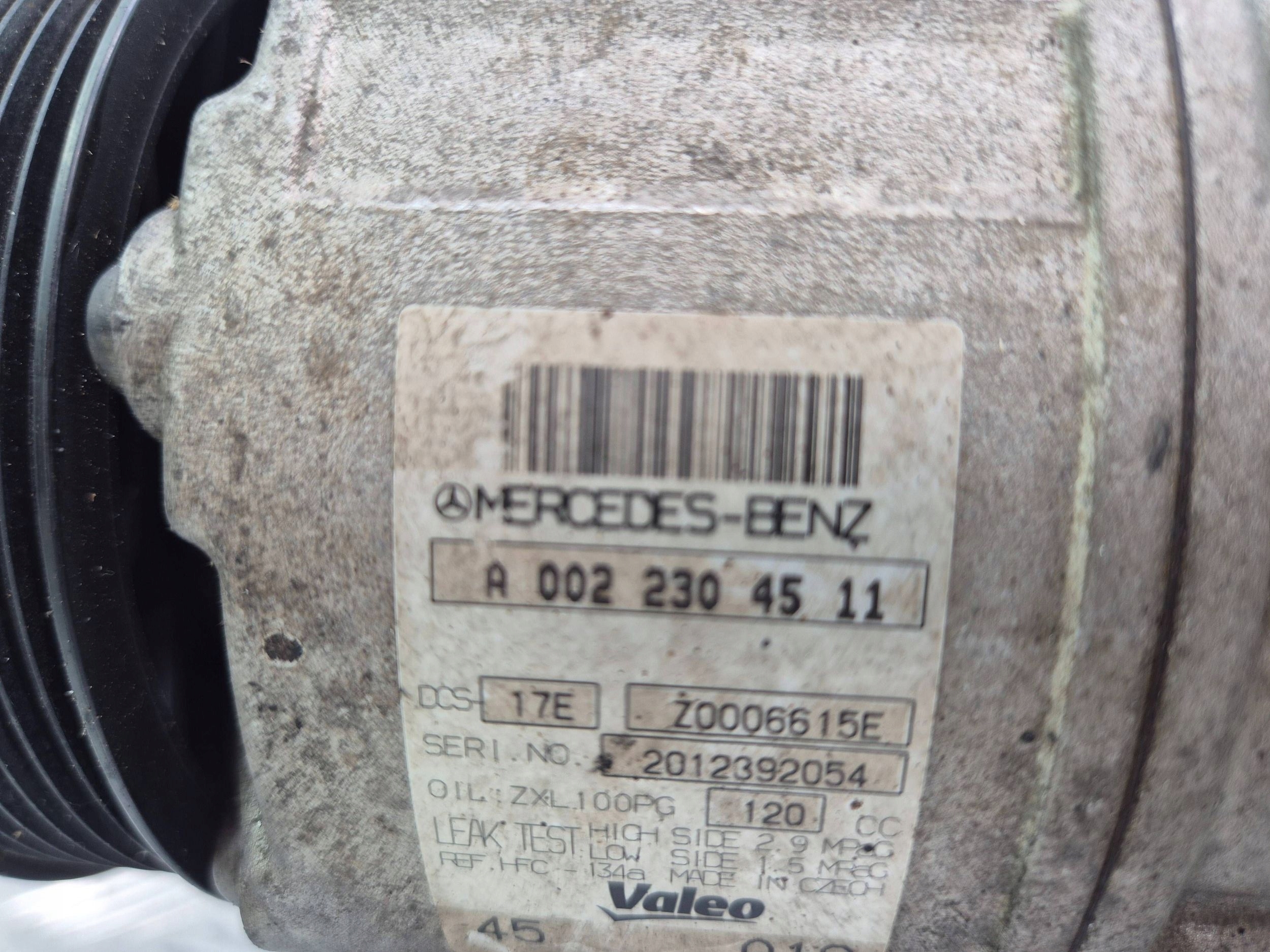 Mercedes E200 CGI W212 compressor; compressor of the air conditioning A0022304511