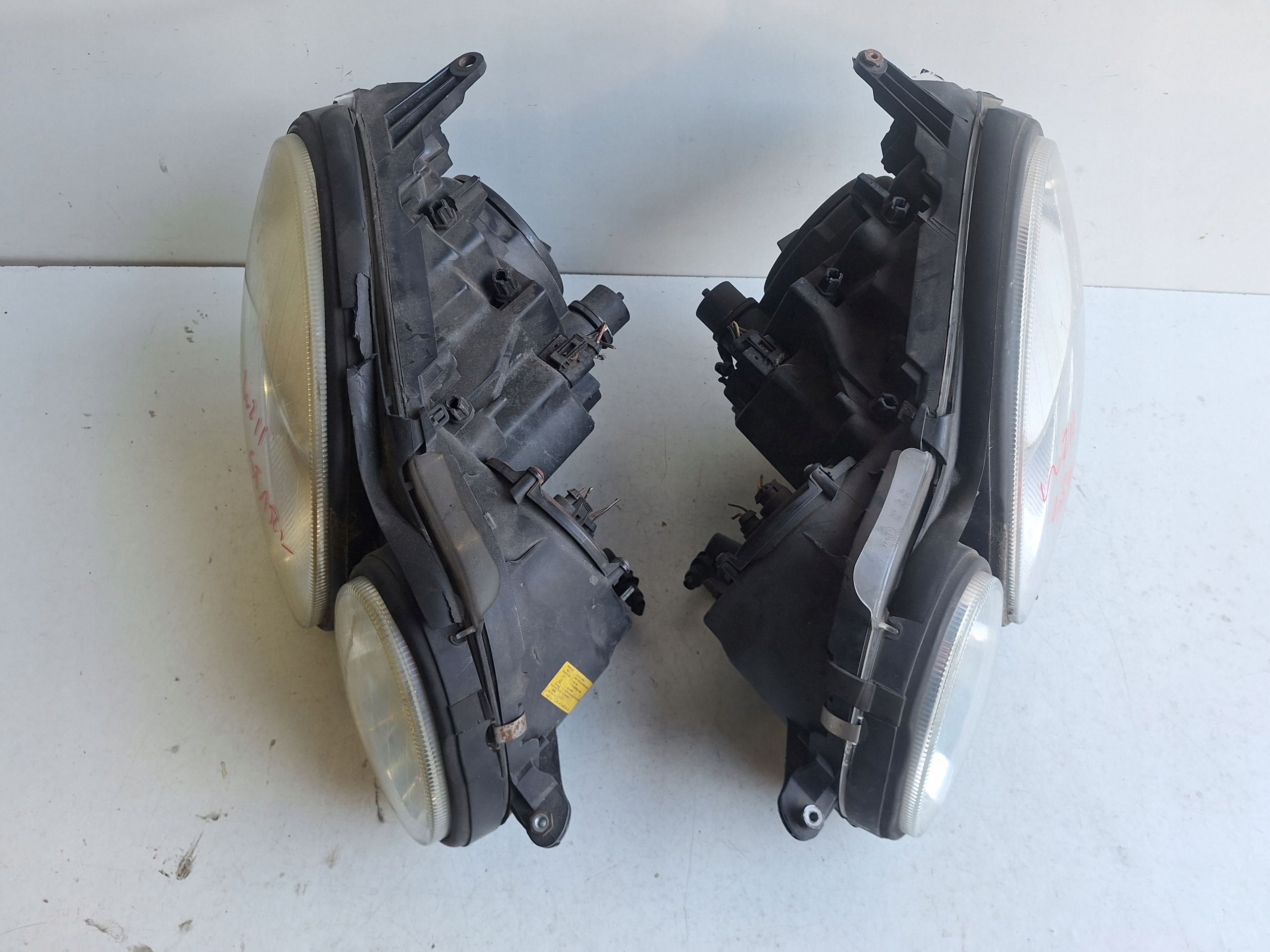 MERCEDES E-KLASA W211 02-06 light left XENON UK
