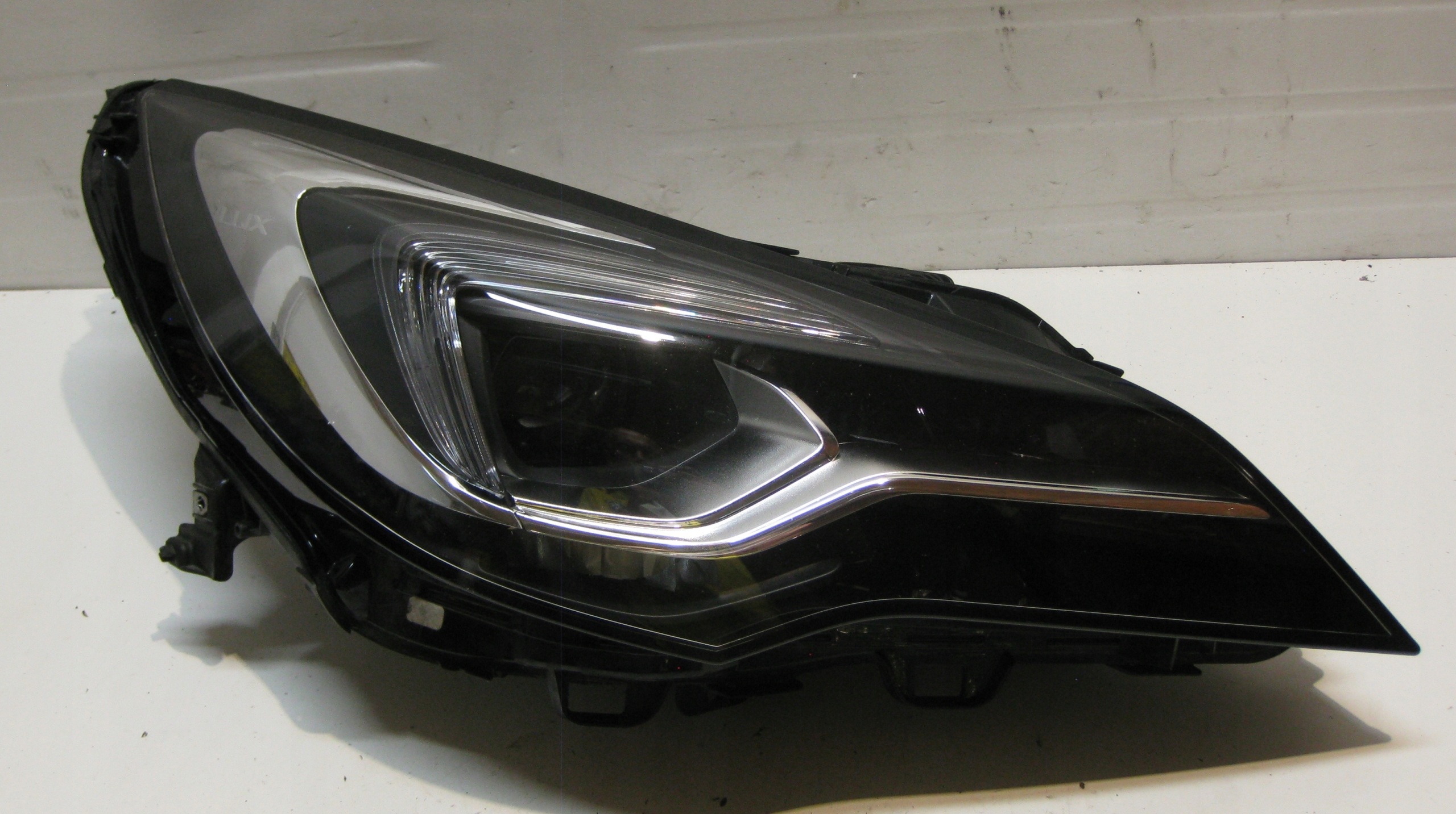 OPEL ASTRA K V KOMBI 17R REFLEKTOR light front right FULL LED 39077807