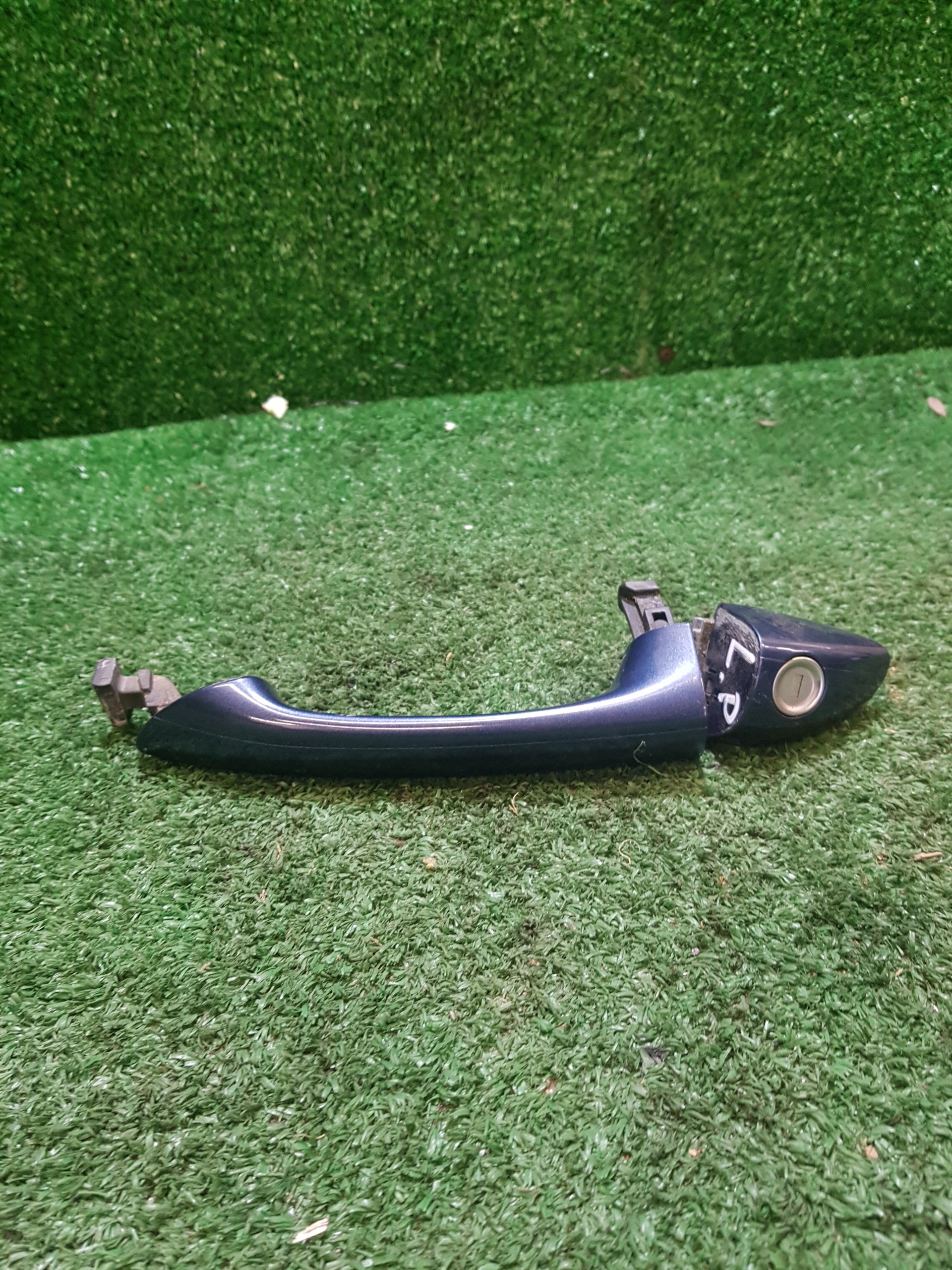 handle left front exterior MERCEDES-BENZ A KLASA W 169 A1697660501