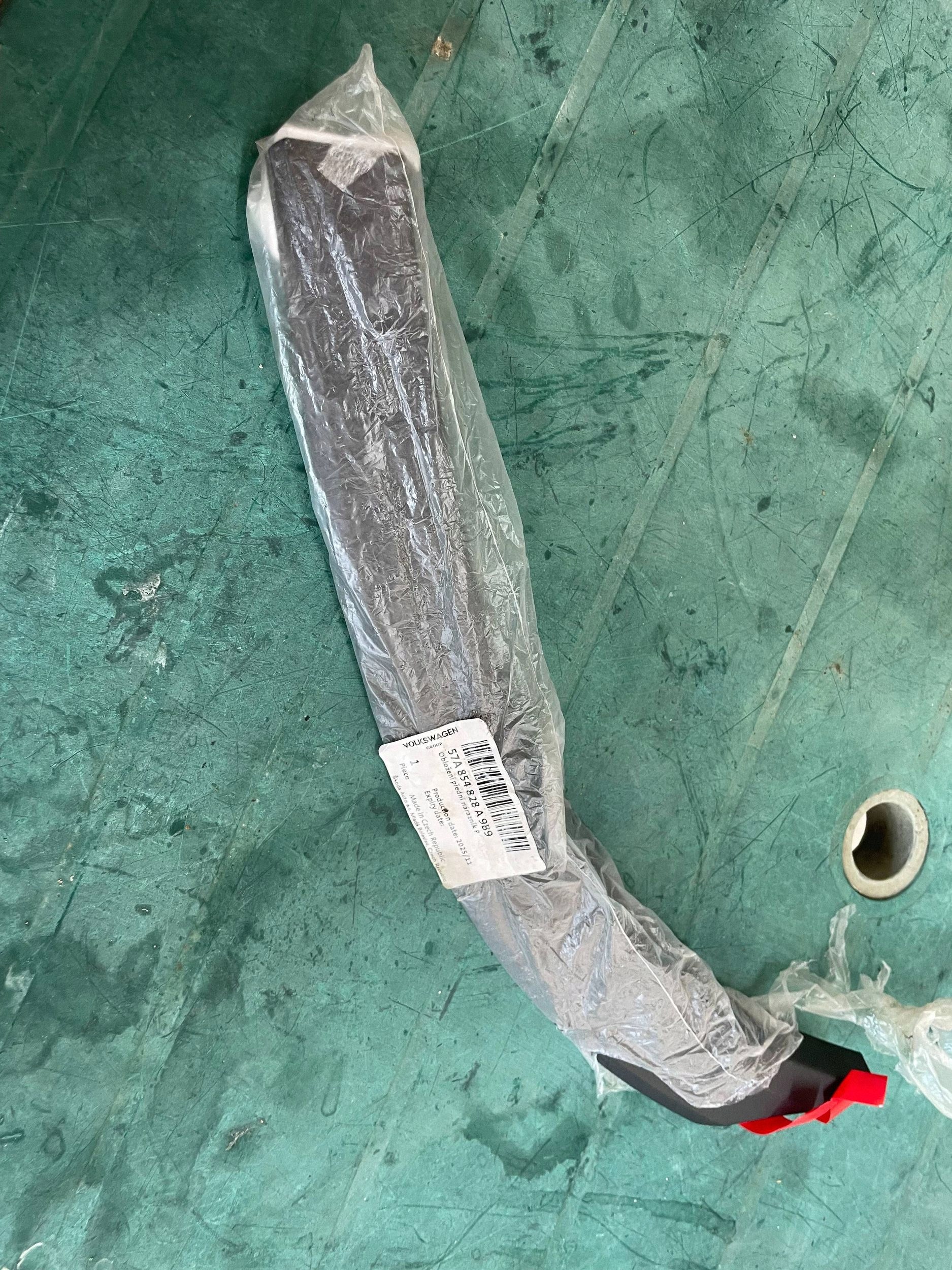 modanatura parafango destro originale SKODA KAROQ 57A854828A @A