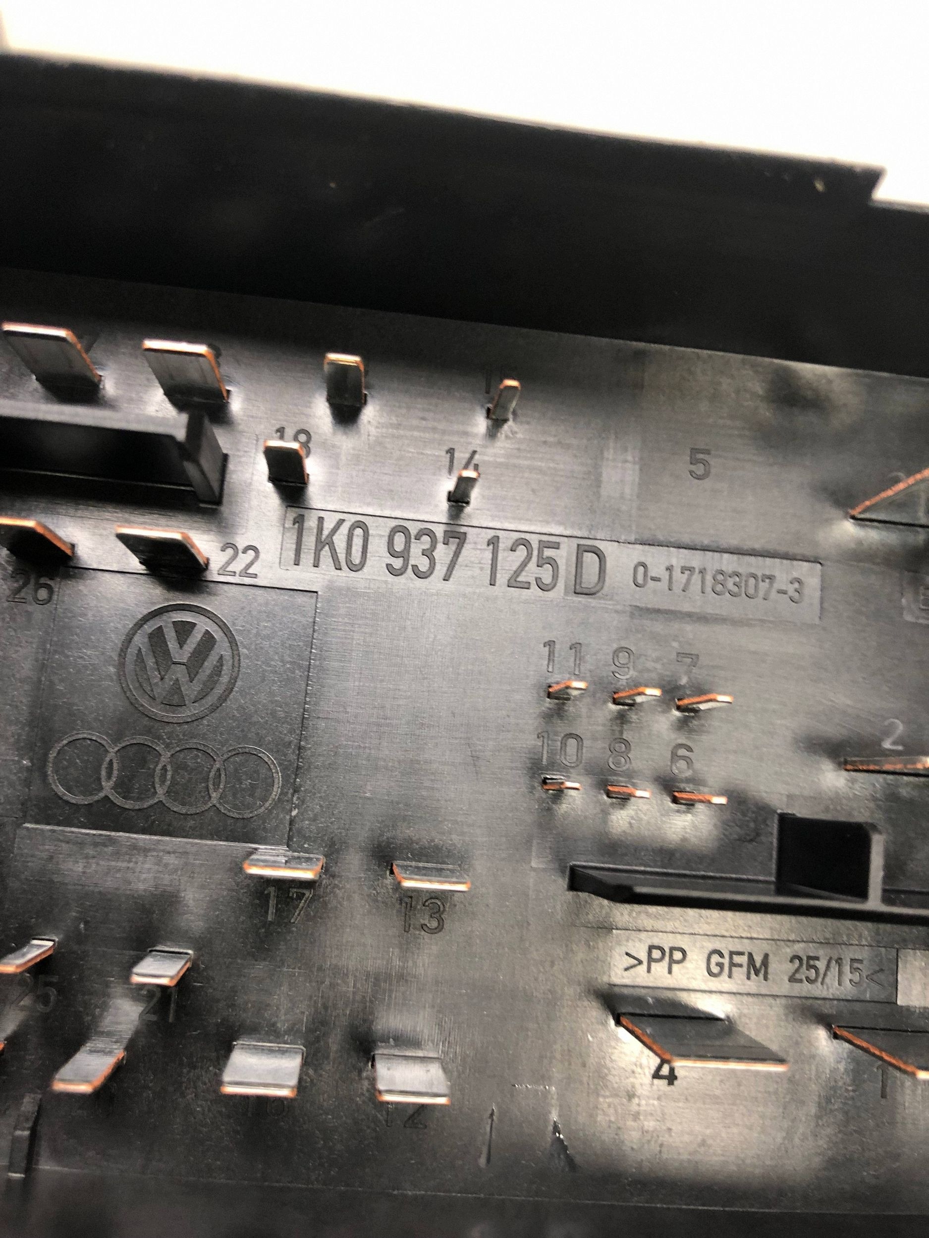 fuse box AUDI A3 8P LIFT 1K0937125D