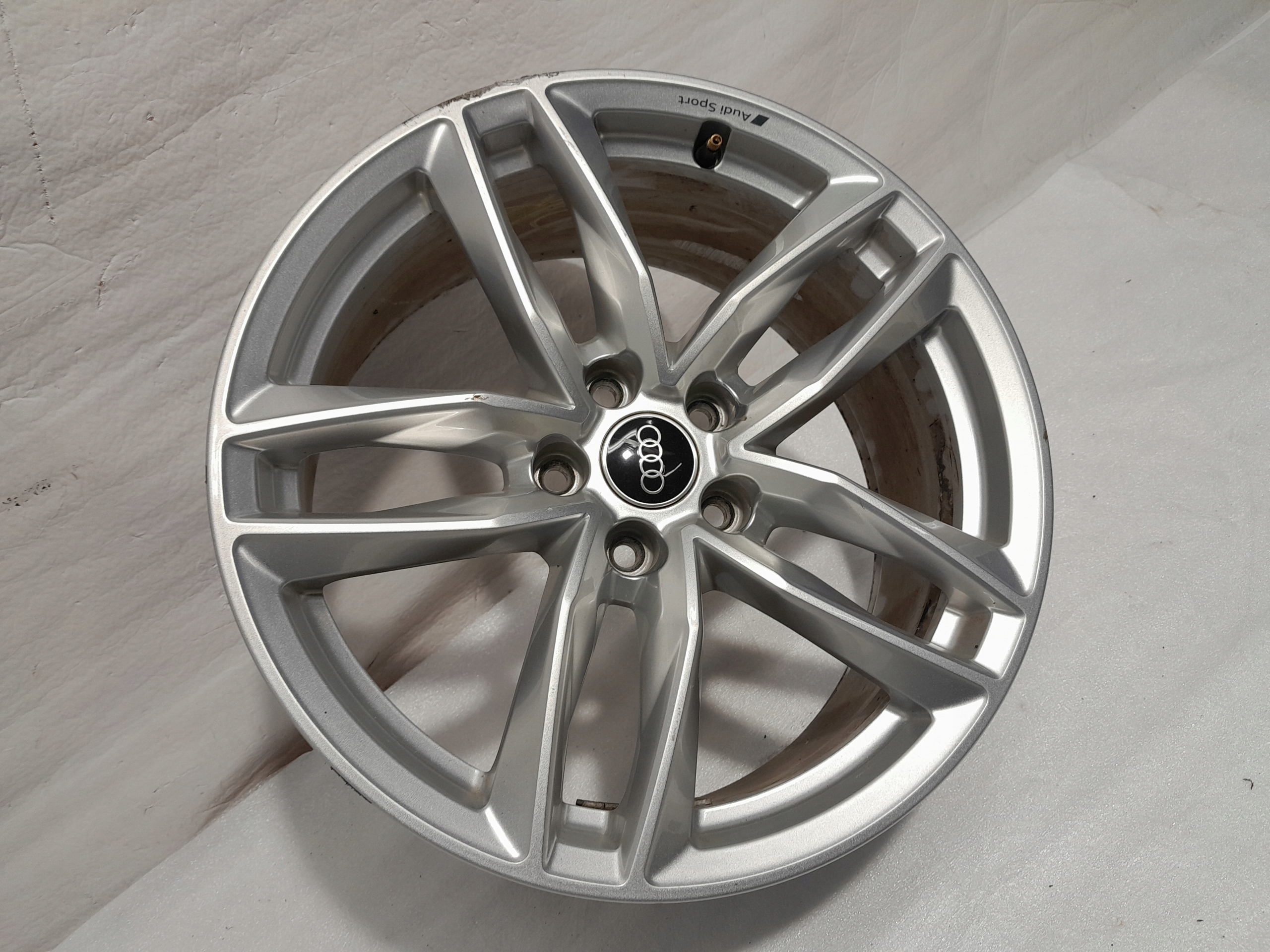 AUDI A4 B9 A5 8W A6 disk ALU 18'' CALI ORG. 8W0601025EB