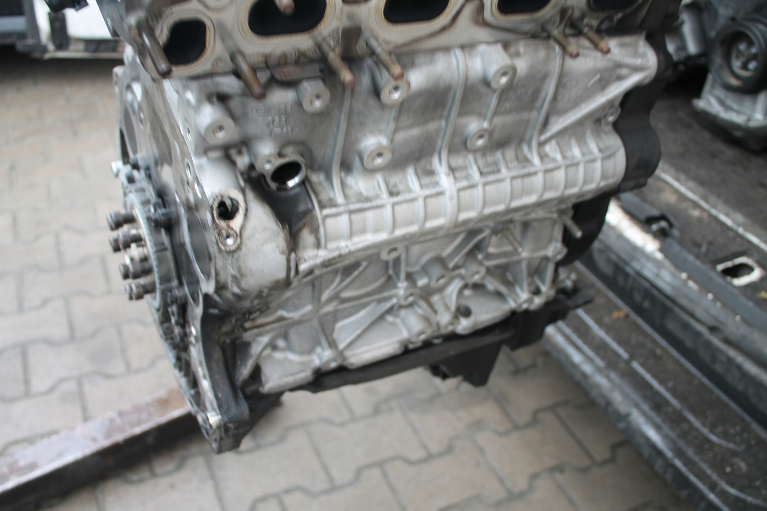 engine complete AUDI 2.0 TDI DEZ 35TYS KM without TURBO