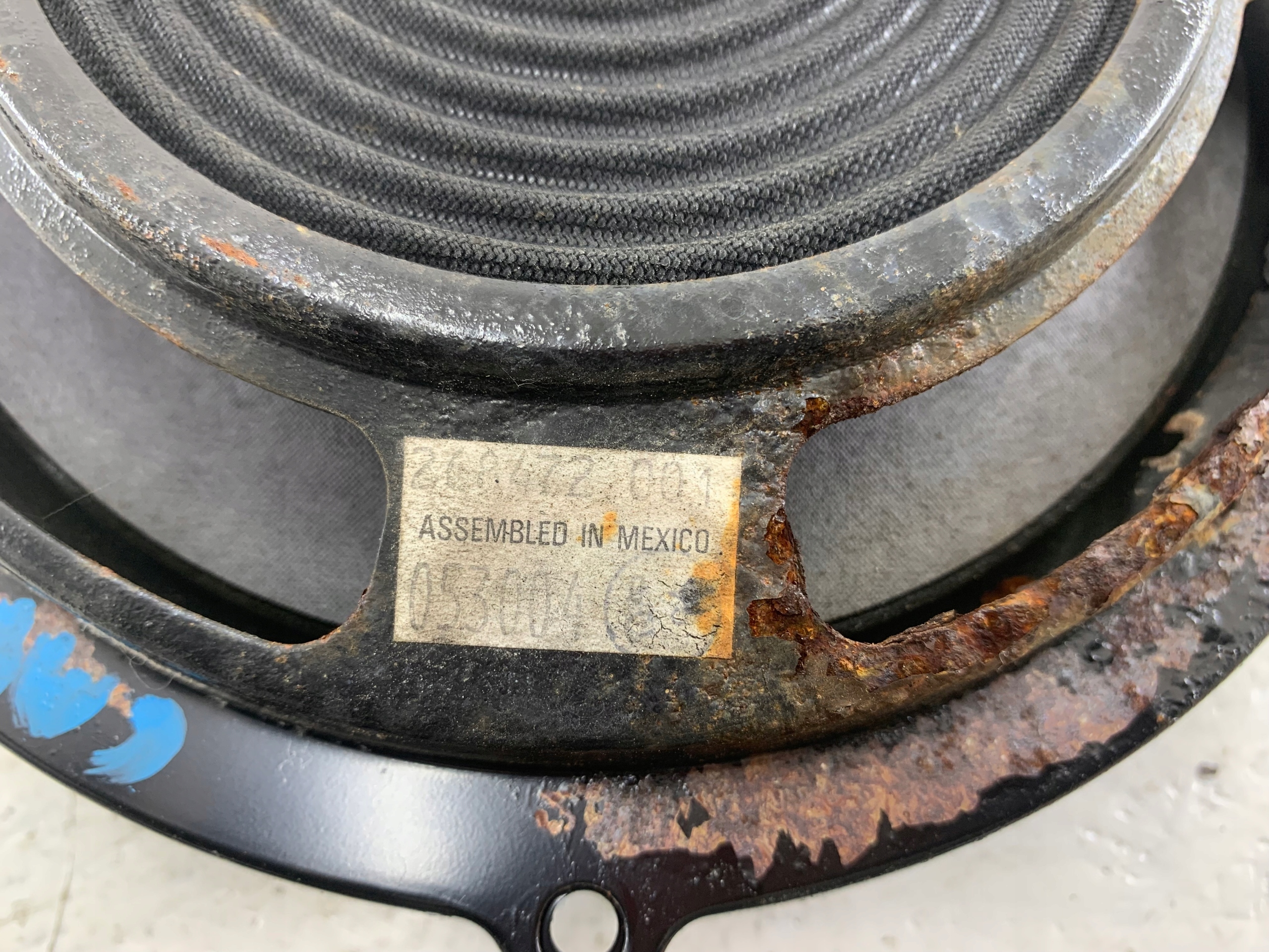 PORSCHE CAYENNE and speaker SUBWOOFER door right rear part BOSE