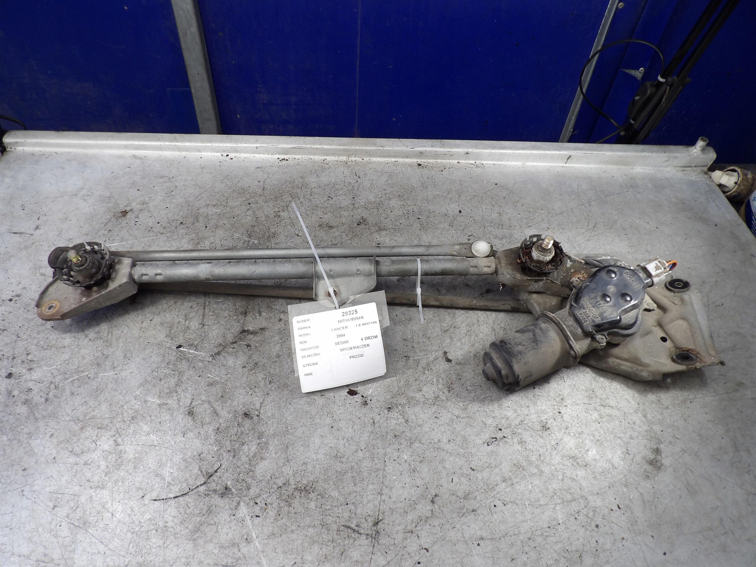 Mitsubishi Lancer VII wiper mechanism front