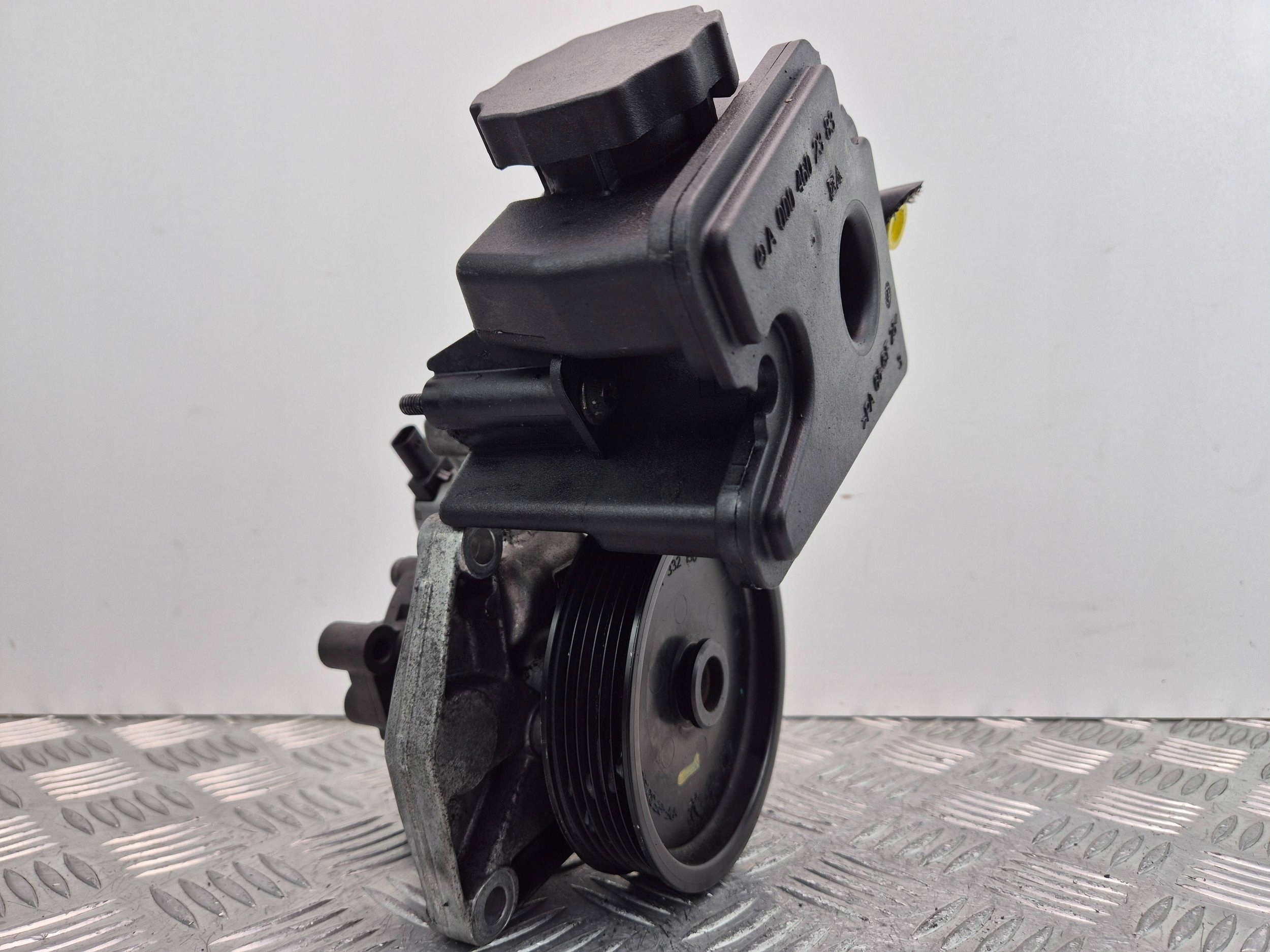 Mercedes E350 W212 servo pump A0064664501