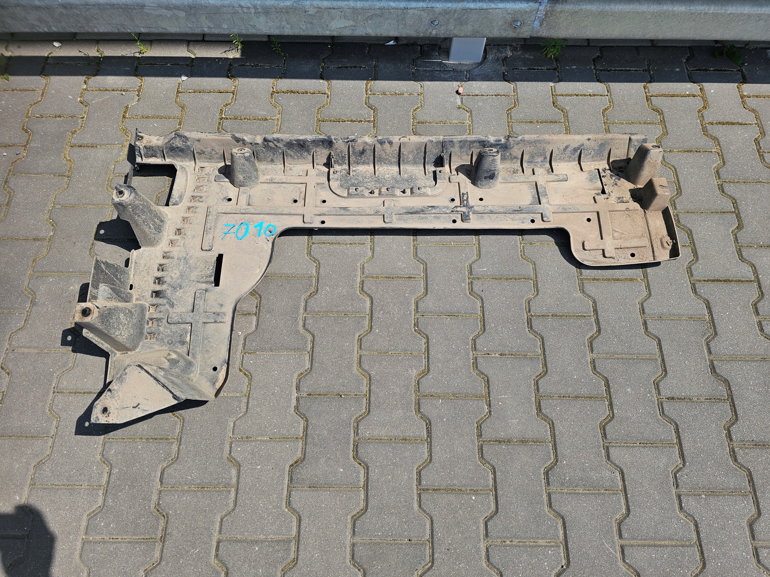 cover chassis 7LA825967C VW T6 T6.1