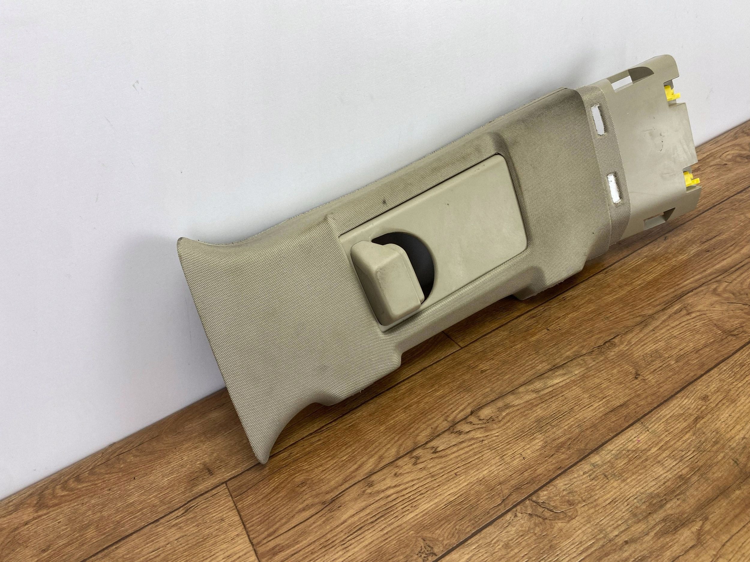 cover slupka B upper Cadillac Escalade IV 2015+