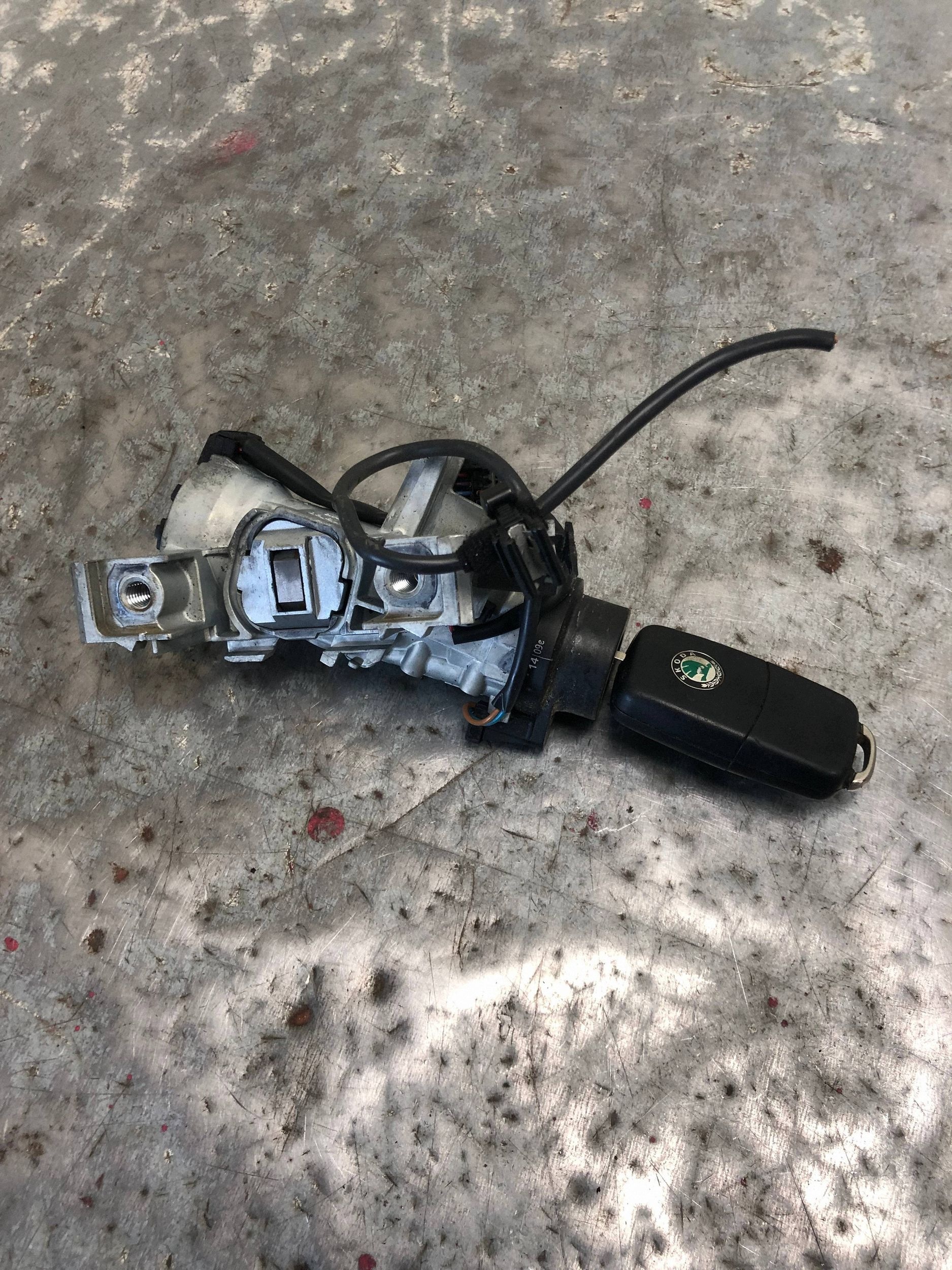 ignition + key SKODA FABIA MK2 1K0905851B 1K0905865A