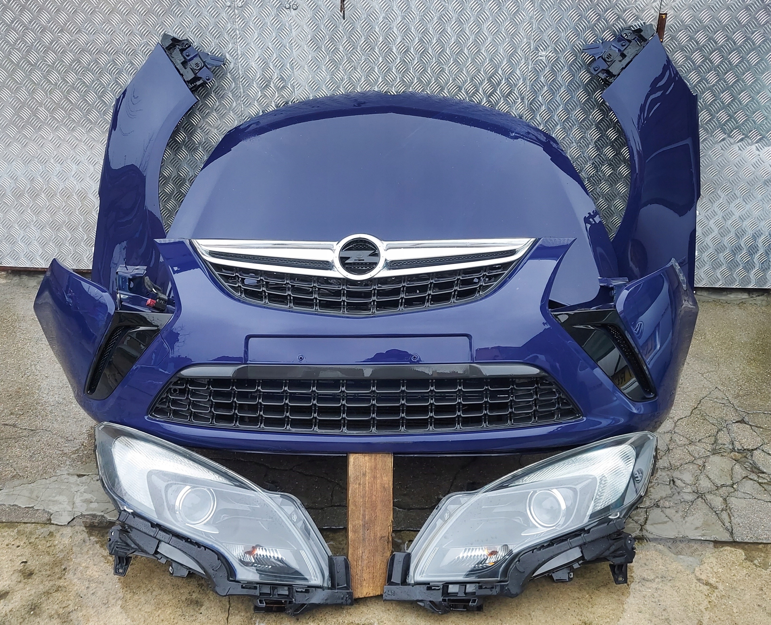 bumper front OPEL ZAFIRA C LAK: Z20Z