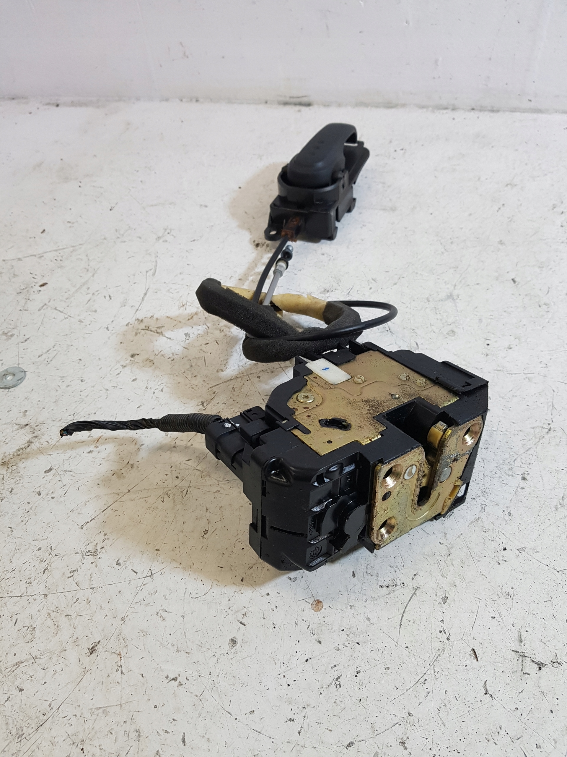 lock door right front NISSAN MICRA K12