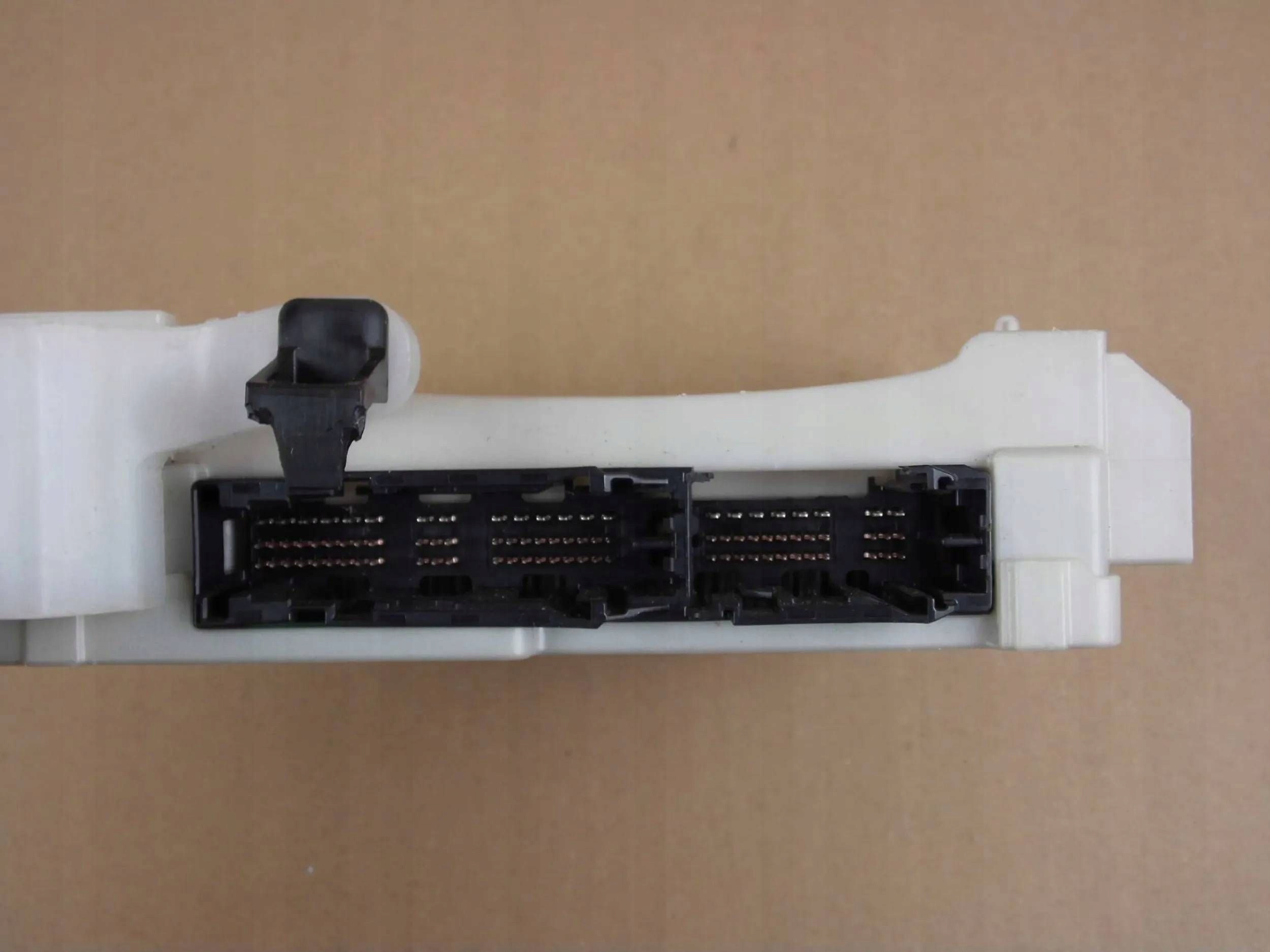 Toyota Prius IV 2016+ 1.8 compartment module BSI BSM 82730-47560