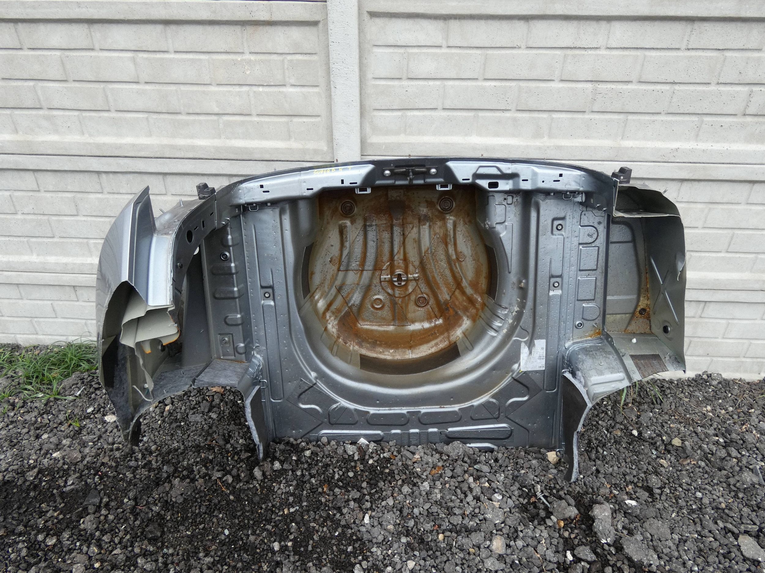 SKODA SUPERB III 3V KOMBI quarter sump rear panel rear part