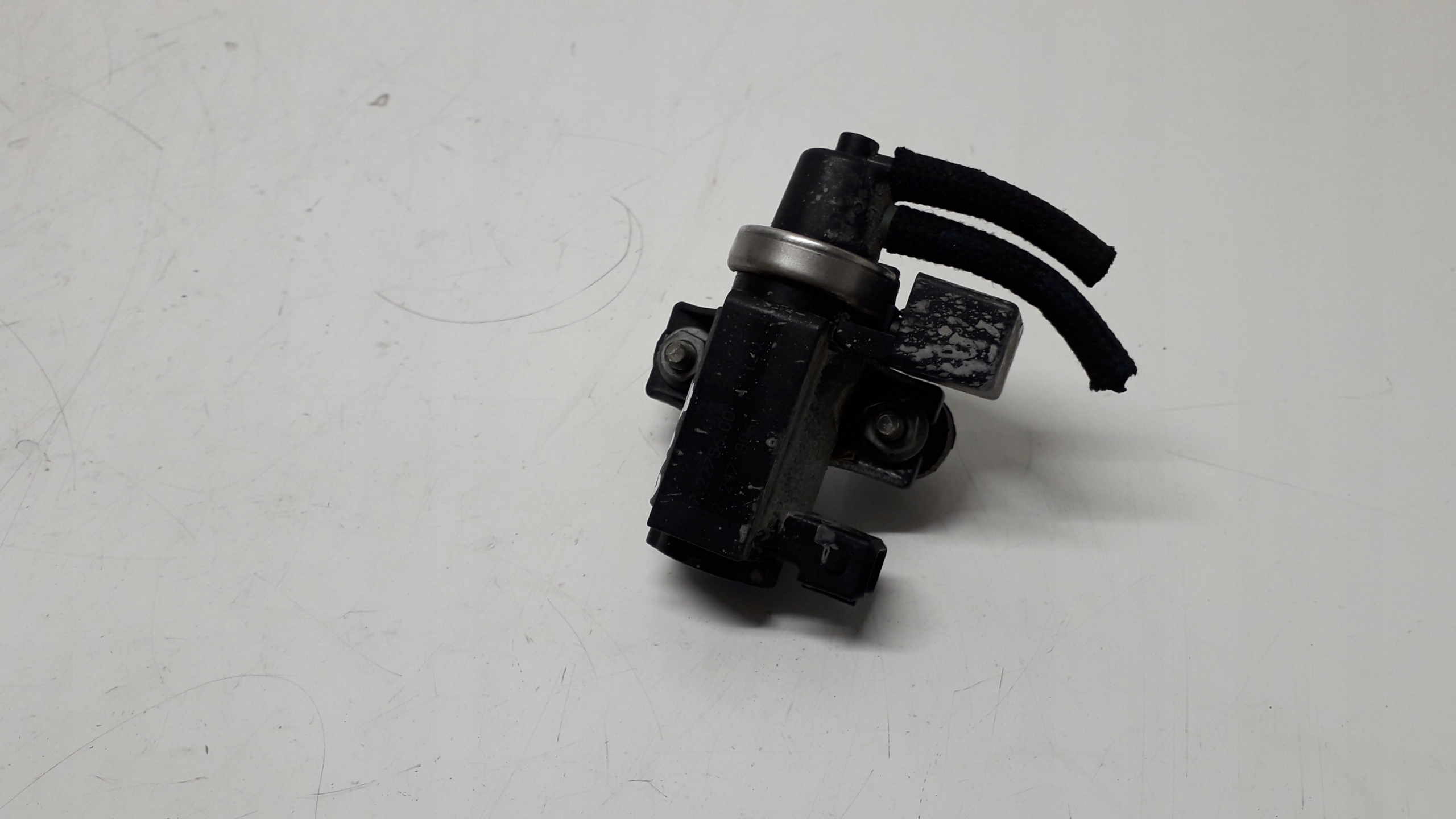 BMW 3 E46 2.0D ZAWÓR PODCIŚNIENIA 2247906