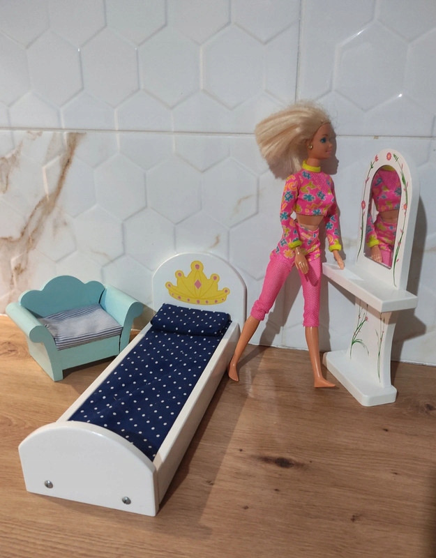 Lalka Barbie z Mebelkami Small Foot