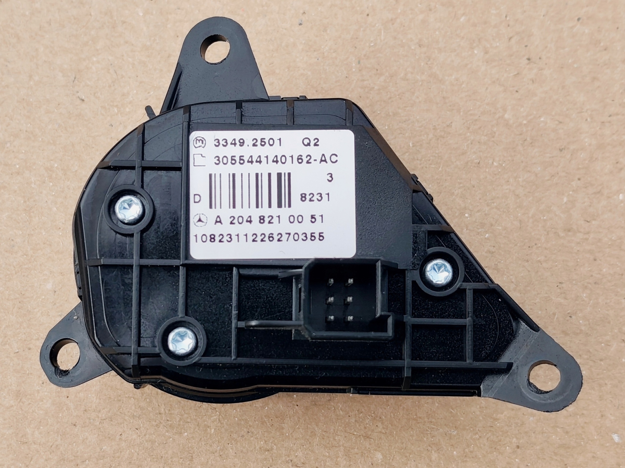 MERCEDES-BENZ C-KLASA W204 button switch MULTIFUNKCJA A2048210051