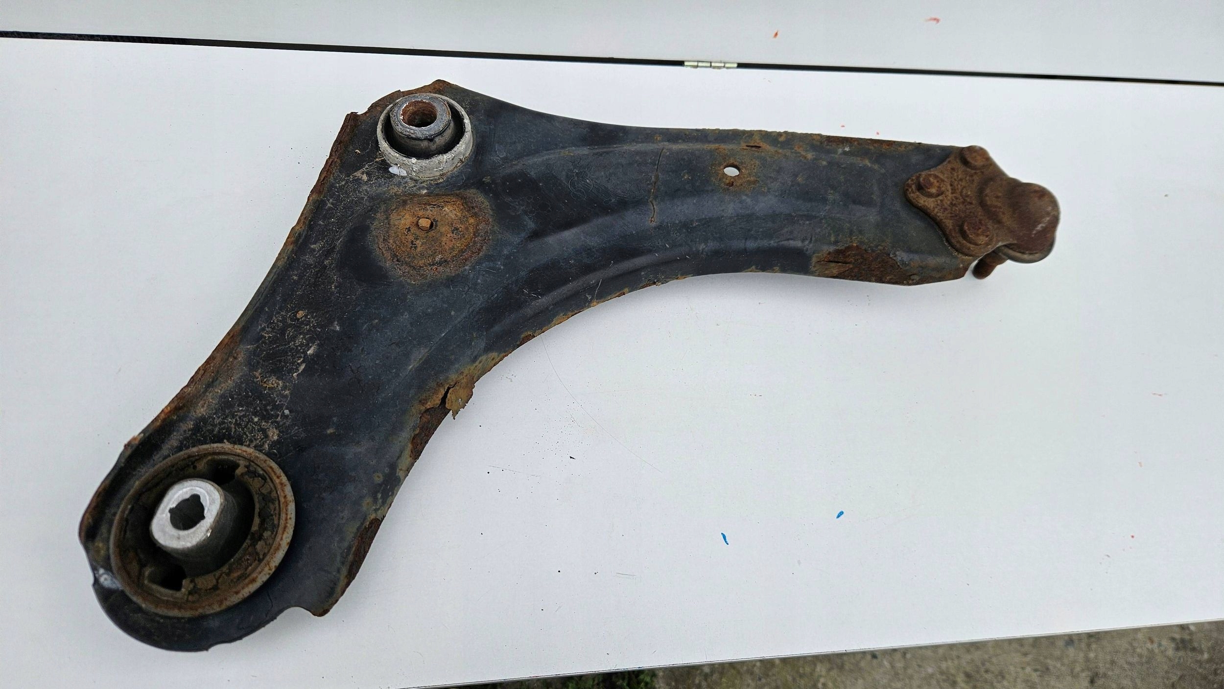 Renault Scenic III -3 09- 1.2 TCE arm front left front 545016101r
