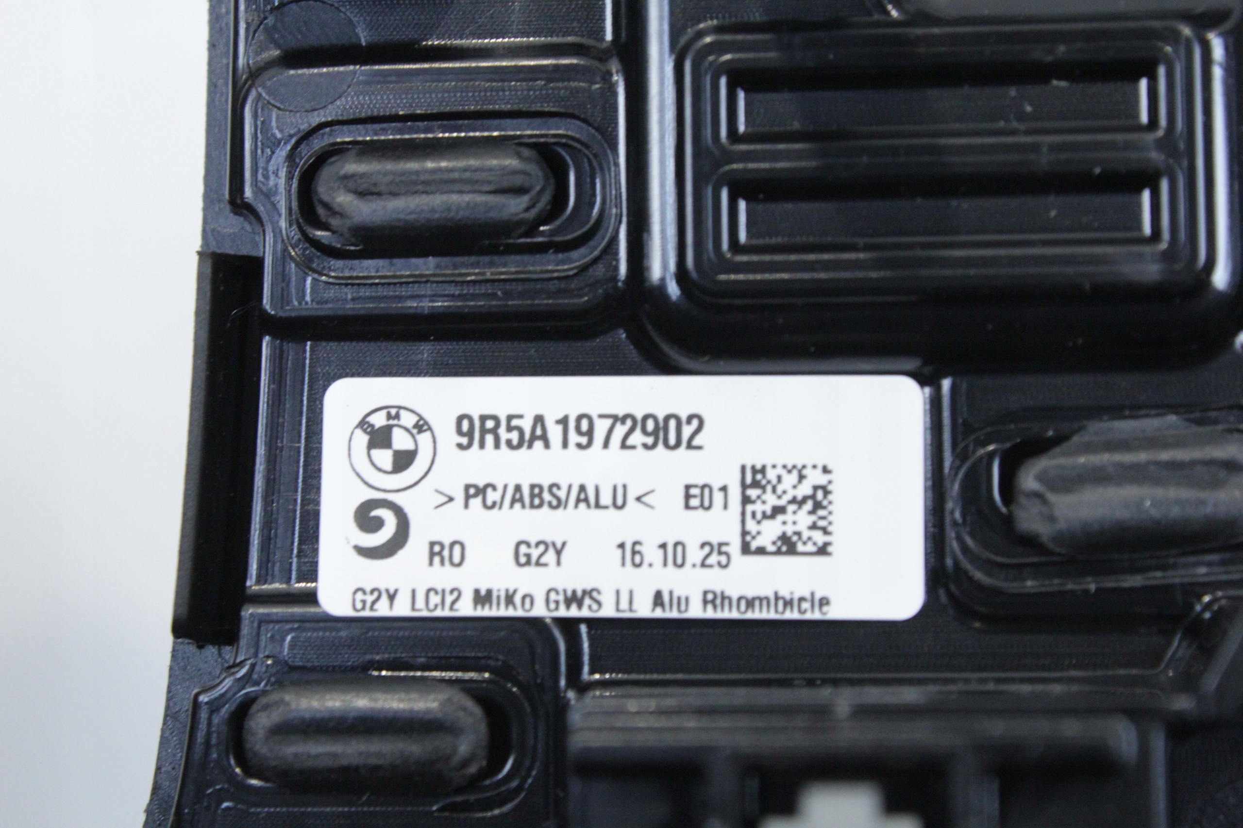 молдинг двери BMW G20 G21 G22 G26 M2 M3