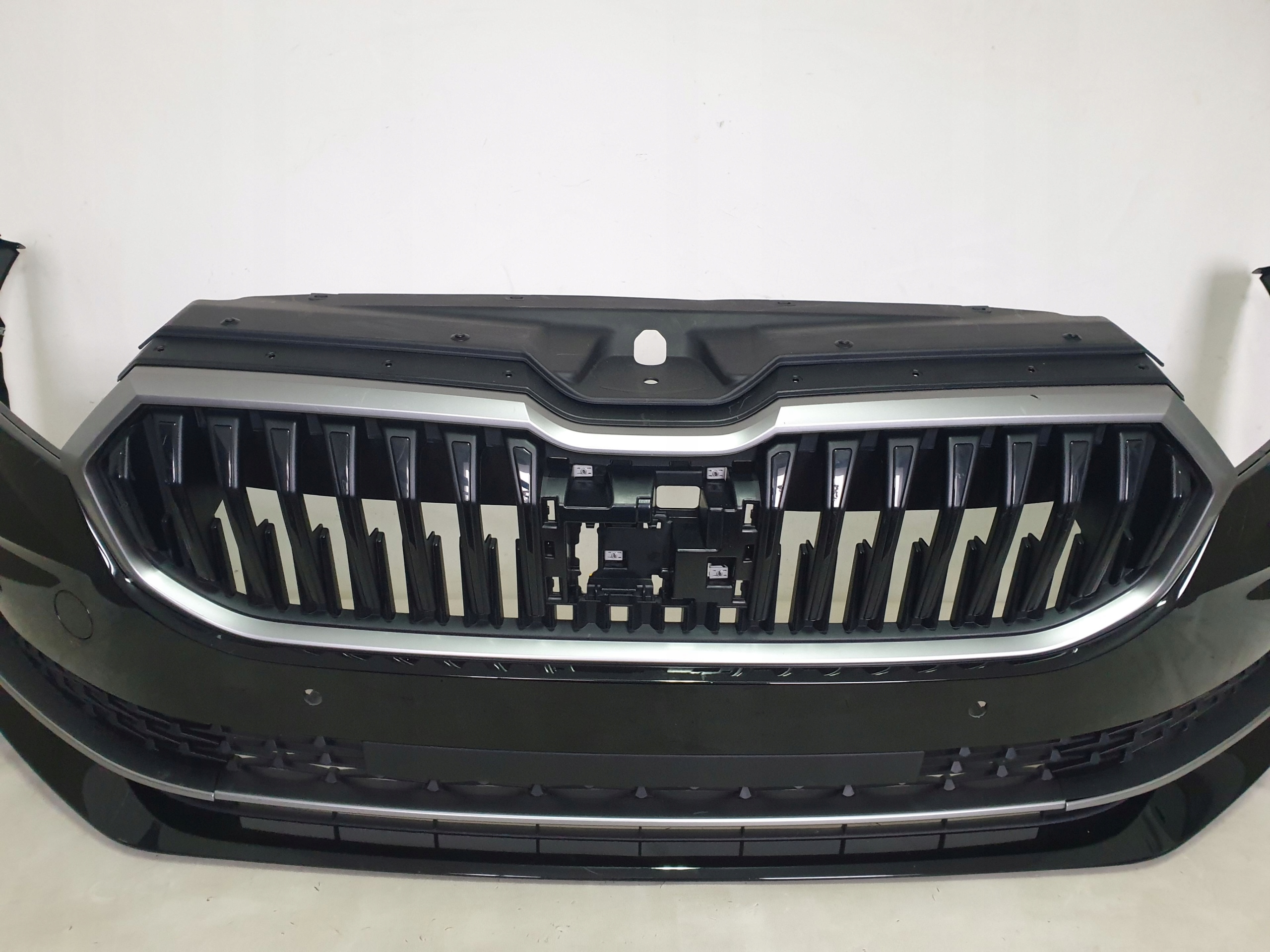 SKODA SUPERB IV 3P0 23-> bumper front front 4 x PDC cover 3P0807221