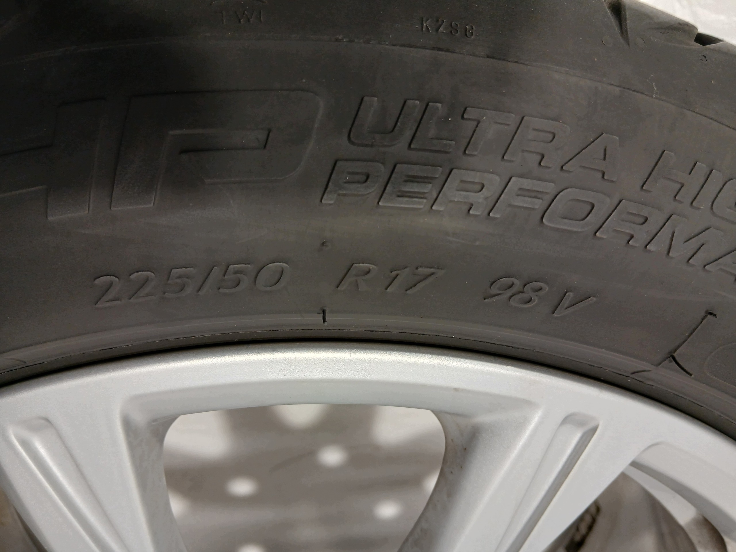 AUDI A4 B9 LIFT tyres discs wheels KOMPLET 8W0601025C