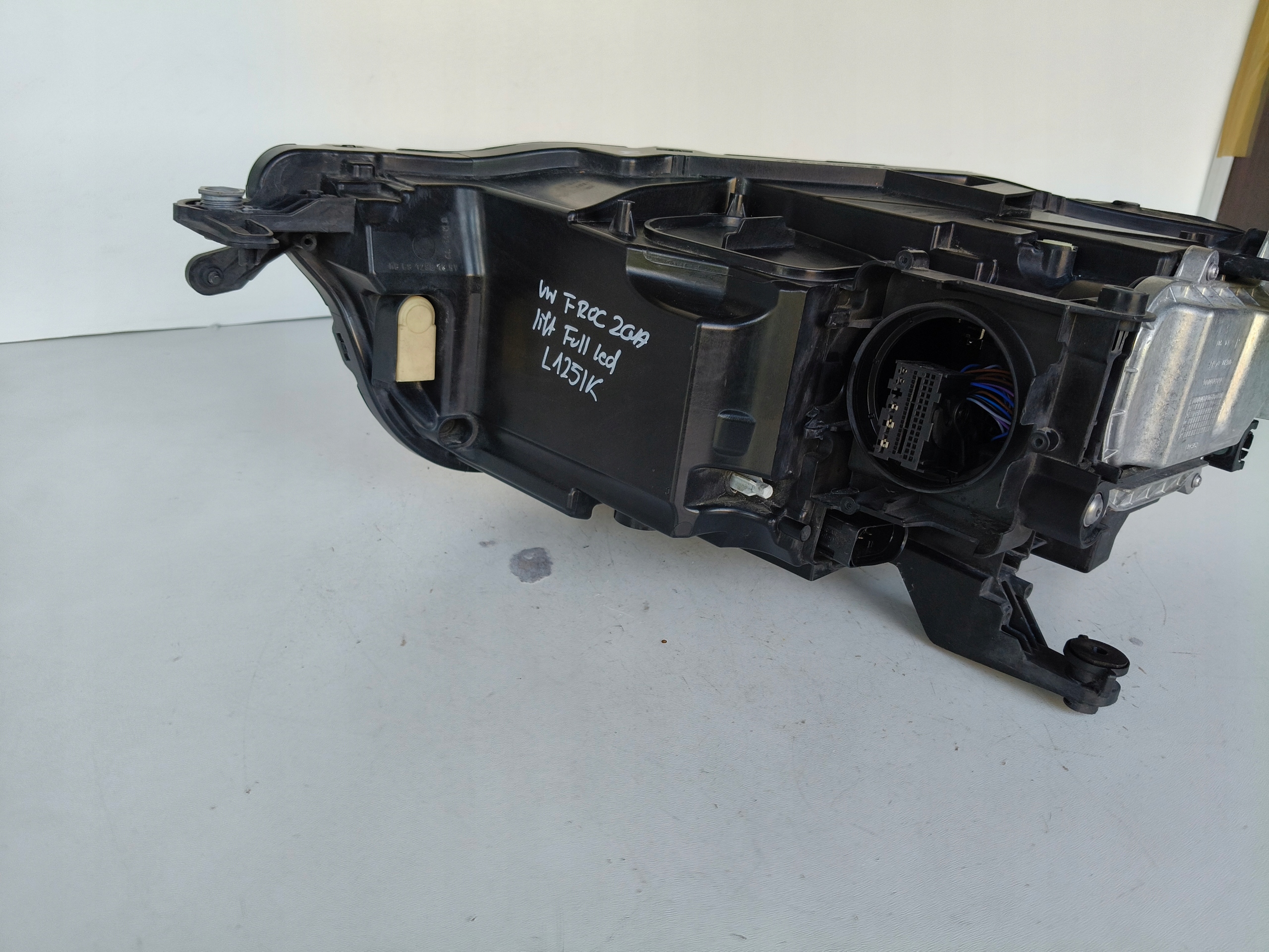 light right REFLEKTOR VW T-ROC 2GA 21- LIFT FULL LED IQ LIGHT