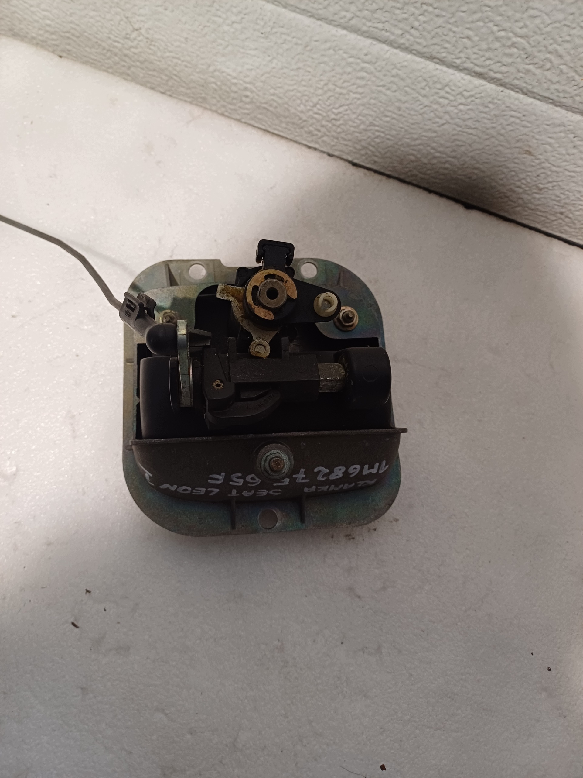 Poignée SEAT LEON et 1M6827565F