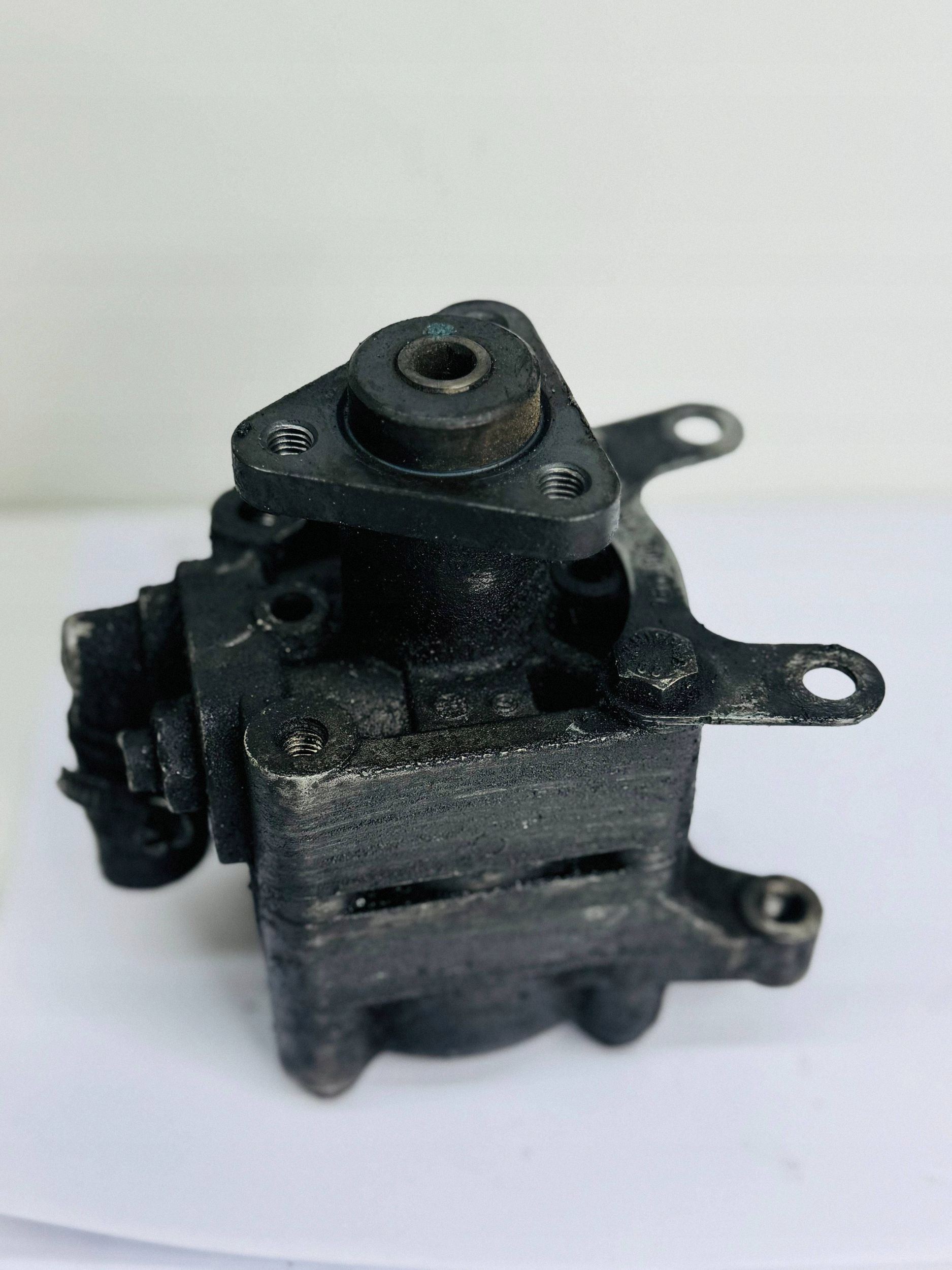2000 BMW 3 E46 servo pump 7611040118