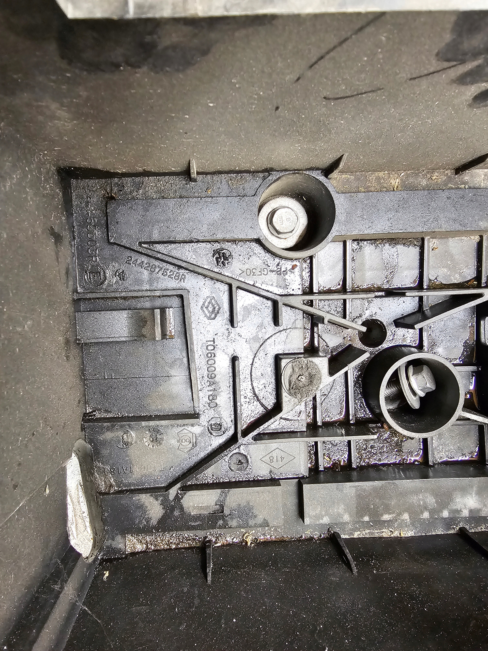 držiak / Obal akumulátora for Renault Trafic OEM: 244310005R
