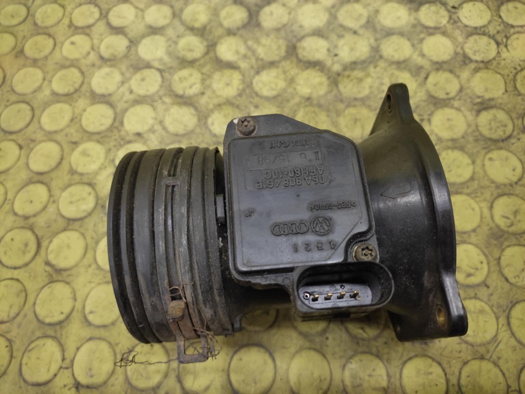 AUDI A3 8L 1.6 flow meter 06A906461B