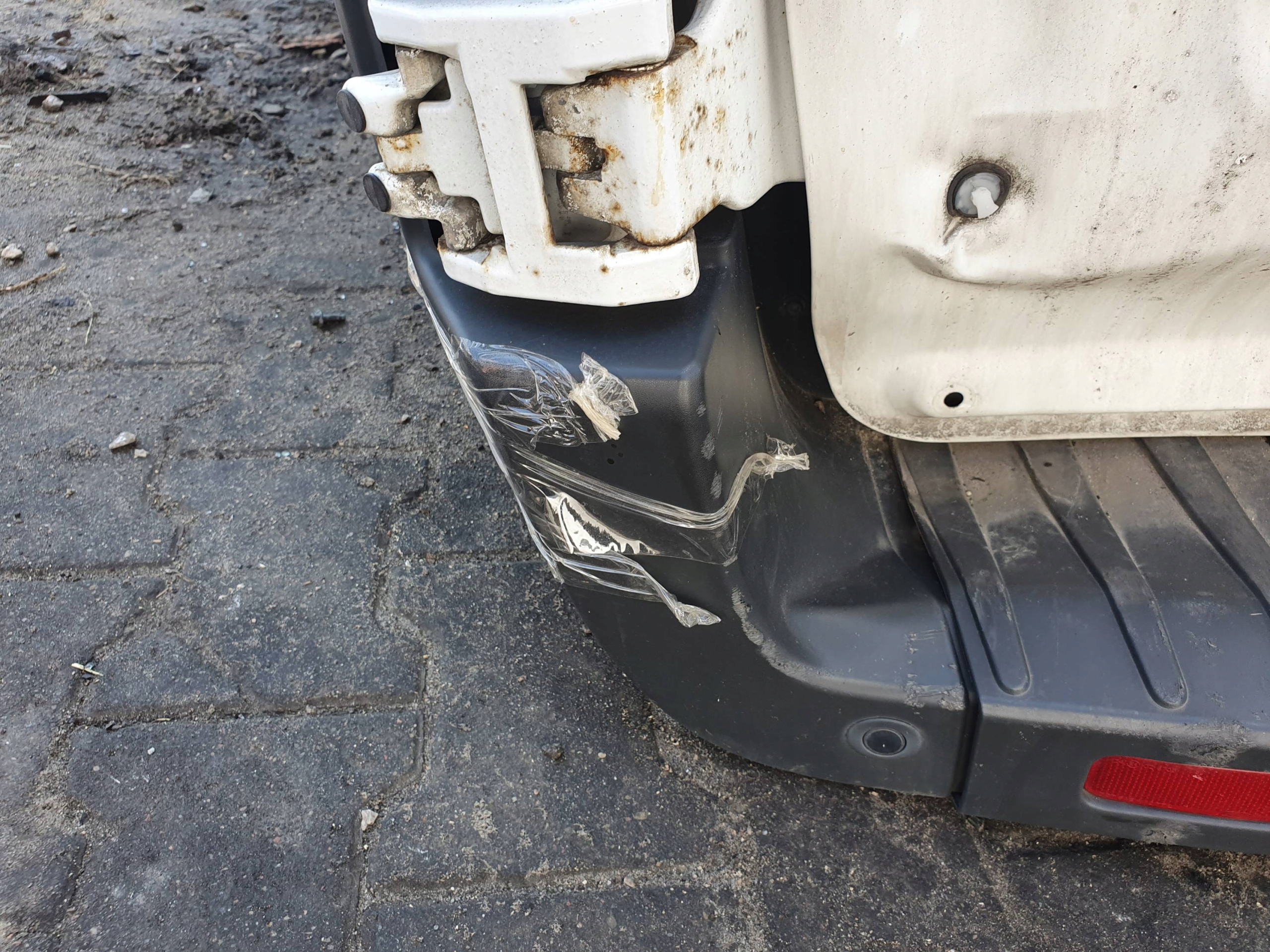 POLIK OSŁONA LEWY FORD TRANSIT MK8 Producent części Inny