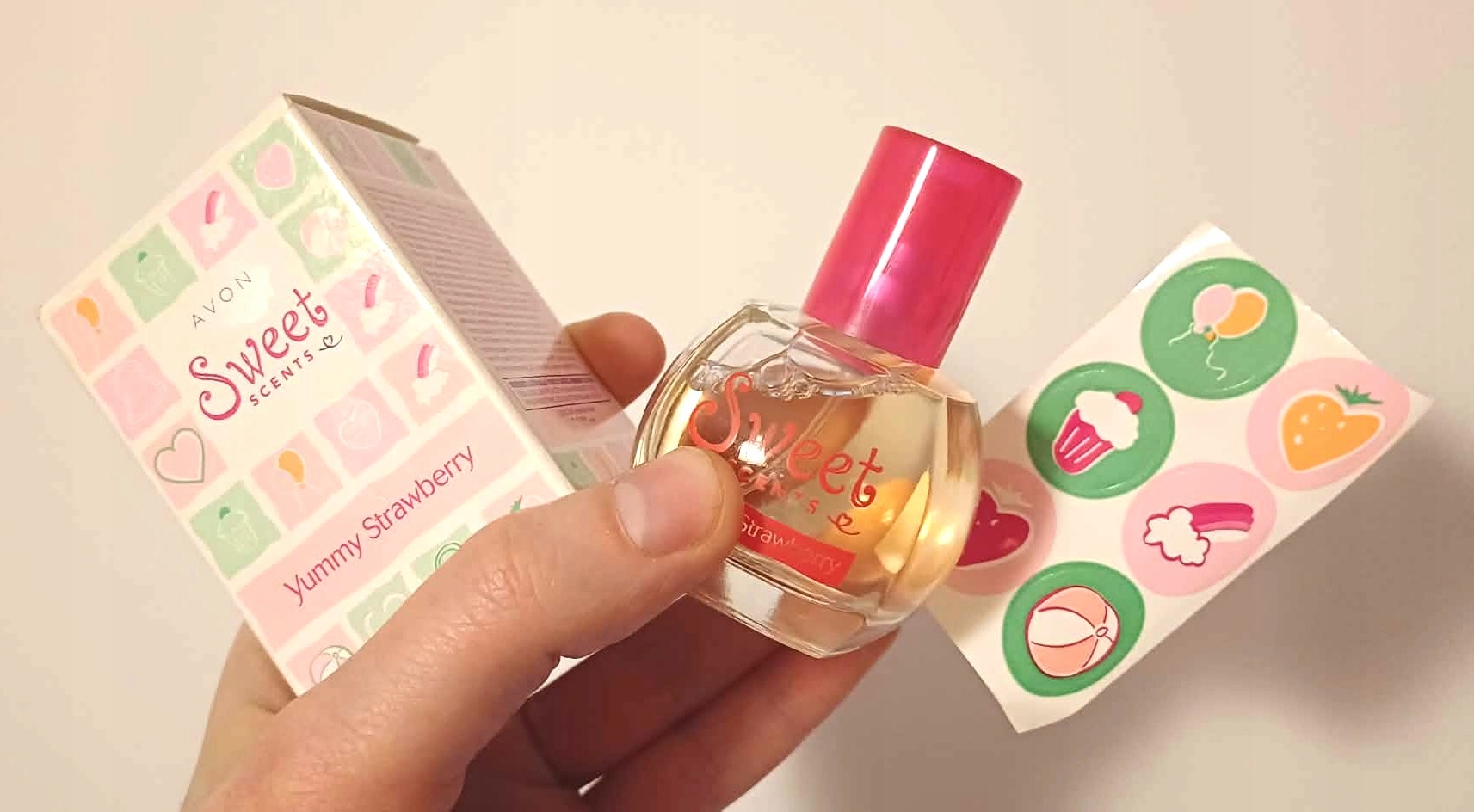 Toaletní voda Sweet Scents Yummy Strawberry Avon