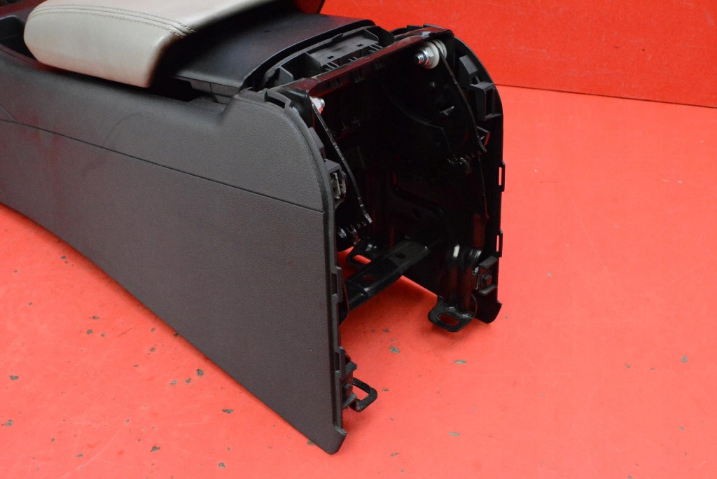 TUNEL central armrest SKORZANY EU AUDI A5 8T COUPE 07-11