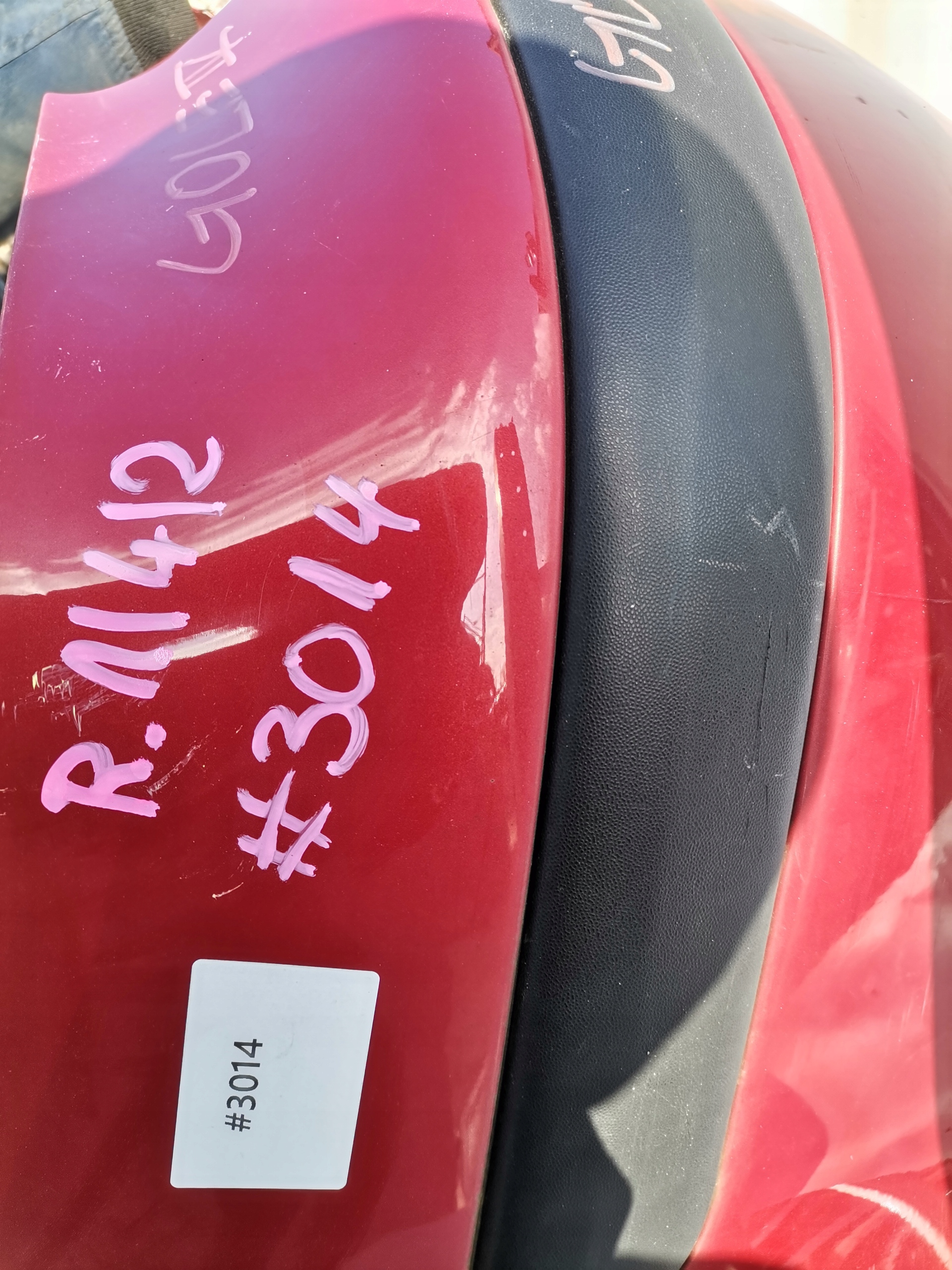 VW GOLF IV lökhárító far hátsó CZERWONY