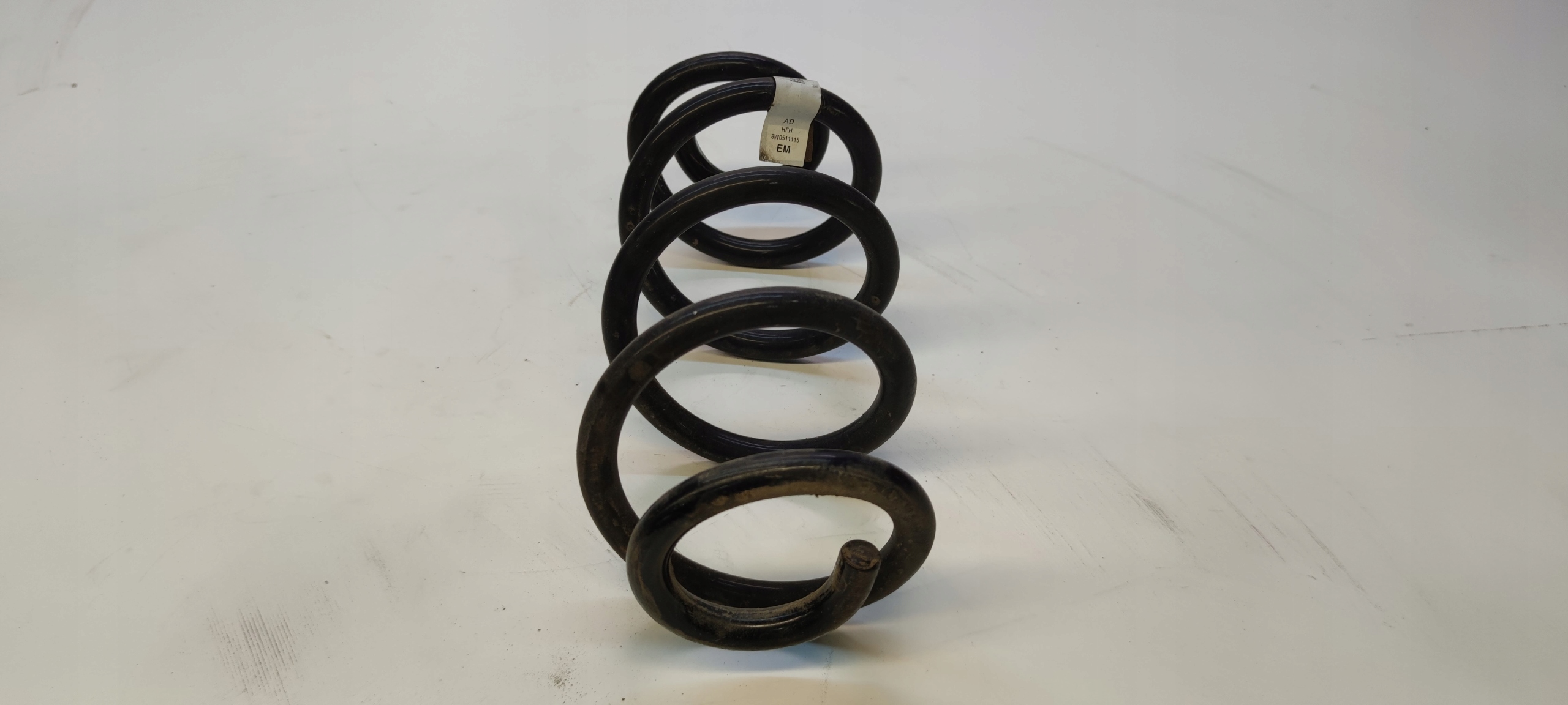 Fahrwerksfeder links oder rechts heck AUDI A4 B9 8W0511115EM