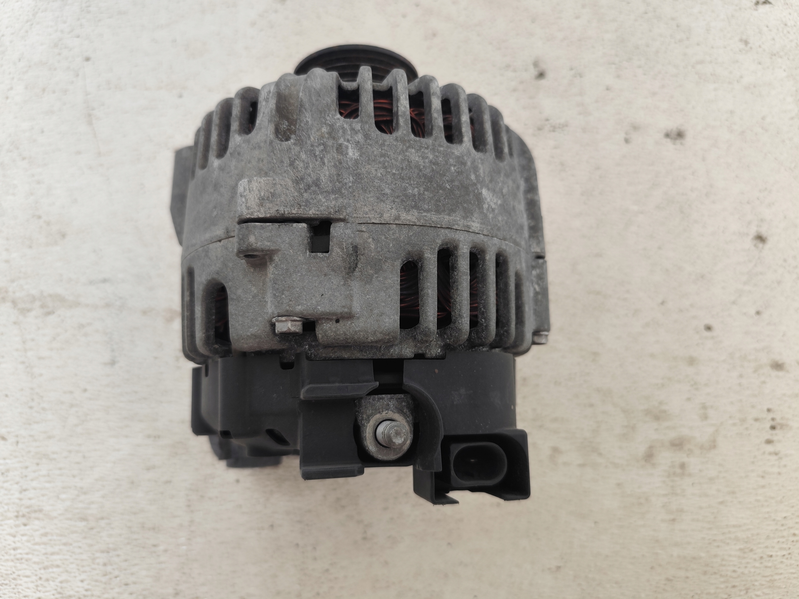 BMW E87 E90 E91 2.0D alternátor 7802471