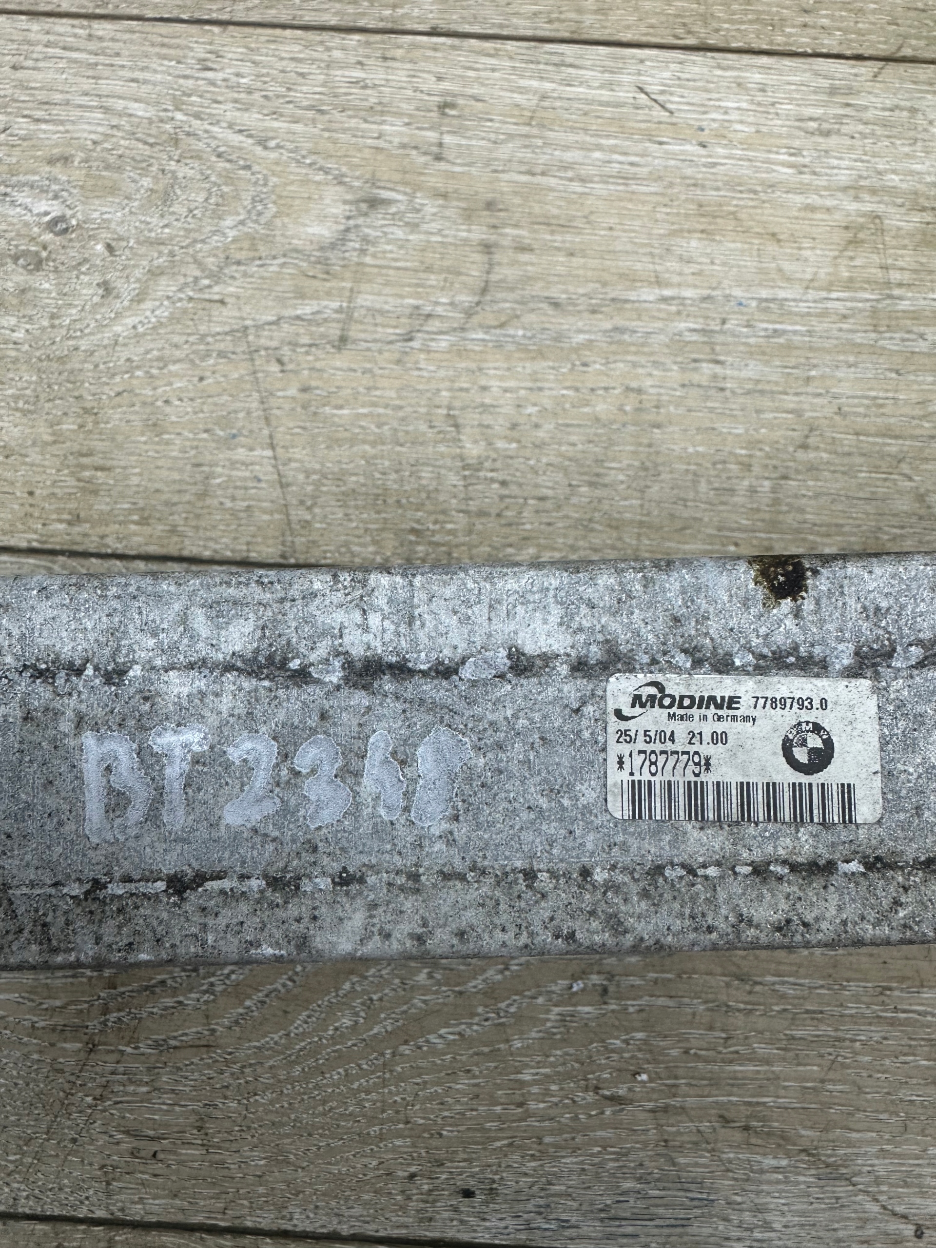 Kühler luft 1787779 BMW E46 320D (7477175182)