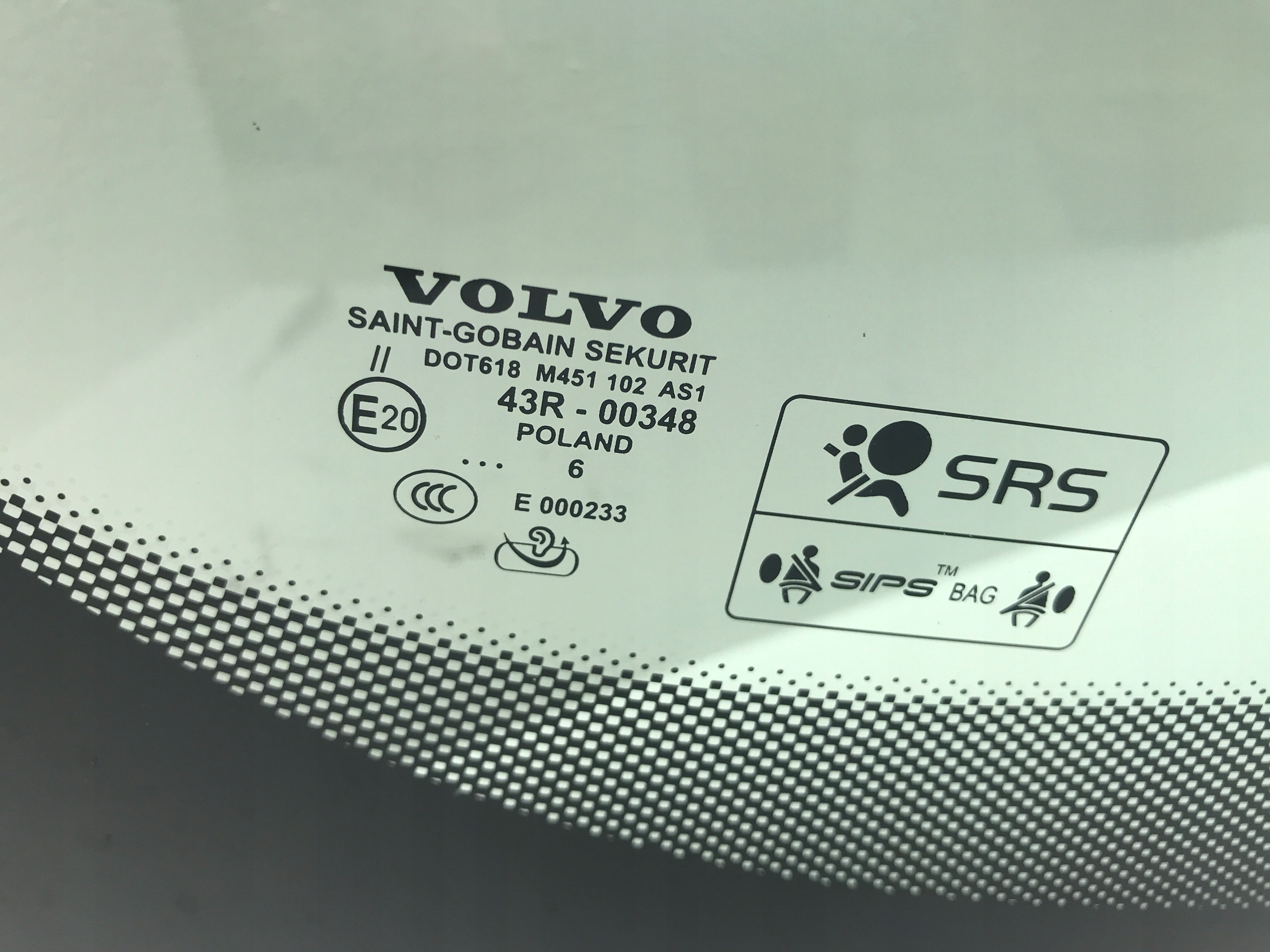 VOLVO XC70 II 13-16 SZYBA CZOŁOWA PRZÓD ORYG 16r Jakość części (zgodnie z GVO) O - oryginał z logo producenta pojazdu (OE)